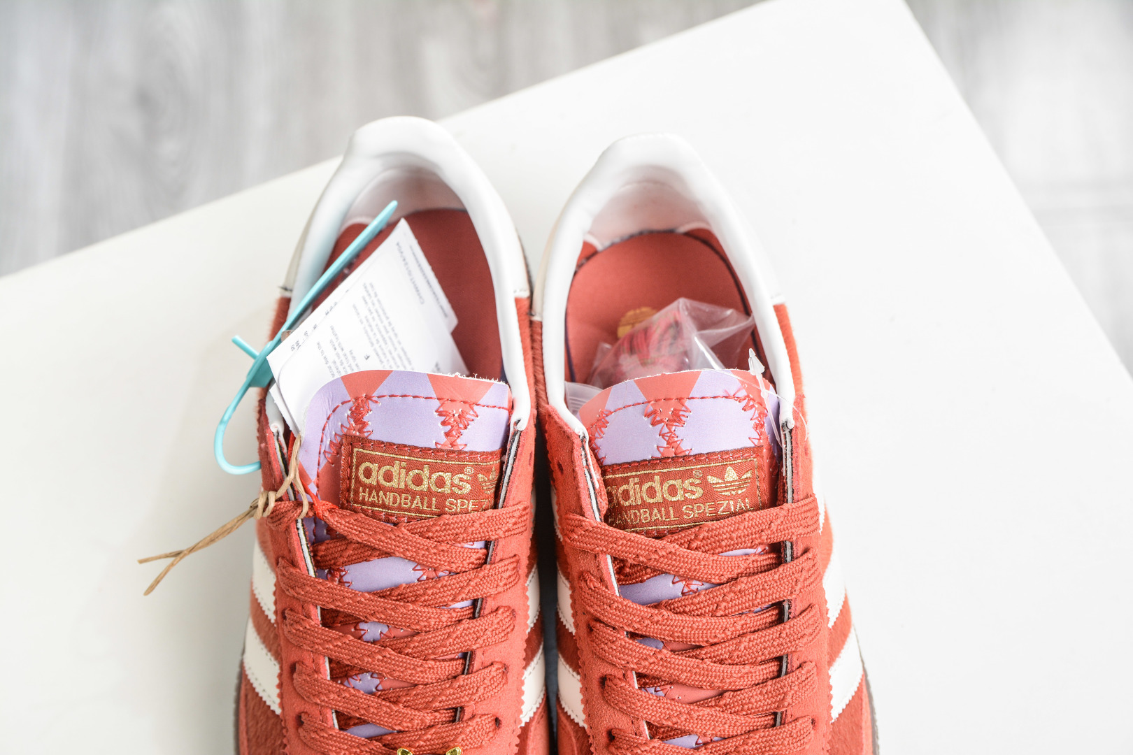 200 adidas originals HANDBALL SPEZIAL CNY新年款 马年限定 手球运动员系列百搭休闲运动板鞋 KJ6299-Chinese UA Cheap High Quatity Brand Clothes Bags handbags Sneakers wholesale wholesaler seller from China Factory suppliers Fashion Clothing Shoes best Quality Beautiful Price 200 adidas originals HANDBALL SPEZIAL CNY新年款 马年限定 手球运动员系列百搭休闲运动板鞋 KJ6299