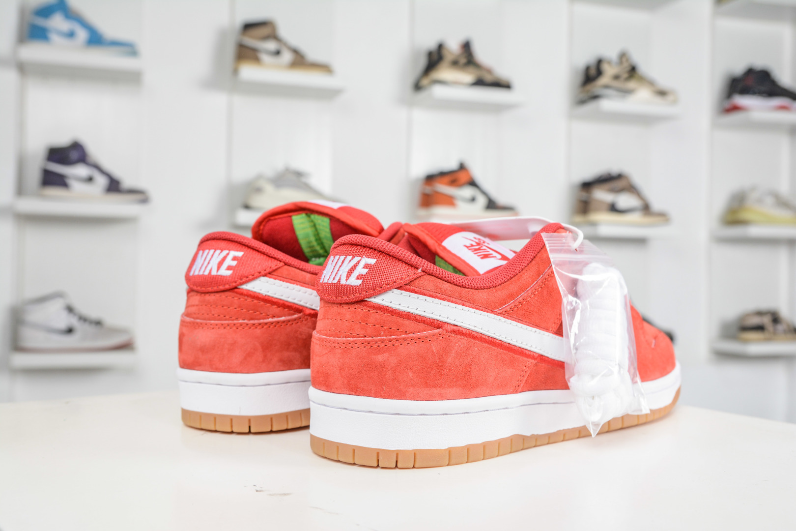 200 Nike Dunk SB Low 红白生胶 FZ1287-300-Chinese UA Cheap High Quatity Brand Clothes Bags handbags Sneakers wholesale wholesaler seller from China Factory suppliers Fashion Clothing Shoes best Quality Beautiful Price 200 Nike Dunk SB Low 红白生胶 FZ1287-300