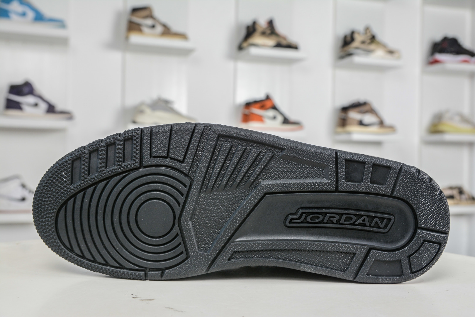 260 Jordan Spizike Low AJ复古低帮篮球鞋 FQ1759-001-Chinese UA Cheap High Quatity Brand Clothes Bags handbags Sneakers wholesale wholesaler seller from China Factory suppliers Fashion Clothing Shoes best Quality Beautiful Price 260 Jordan Spizike Low AJ复古低帮篮球鞋 FQ1759-001