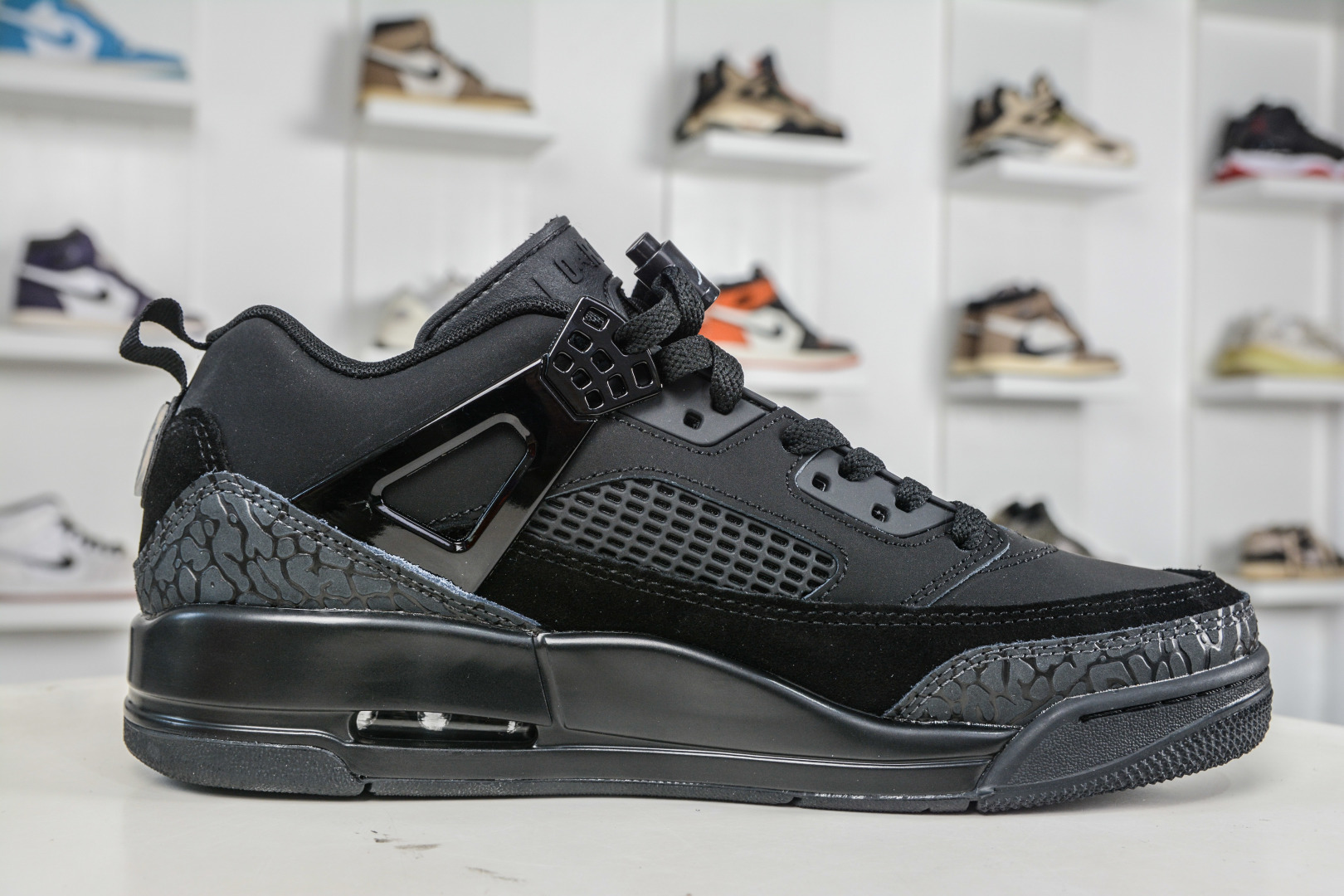 260 Jordan Spizike Low AJ复古低帮篮球鞋 FQ1759-001-Chinese UA Cheap High Quatity Brand Clothes Bags handbags Sneakers wholesale wholesaler seller from China Factory suppliers Fashion Clothing Shoes best Quality Beautiful Price 260 Jordan Spizike Low AJ复古低帮篮球鞋 FQ1759-001