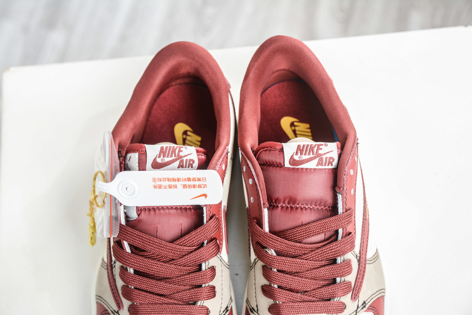 270 TS x Nike Air Jordan 1 Low 马年限定联名-米白红 XD1979-004-Chinese UA Cheap High Quatity Brand Clothes Bags handbags Sneakers wholesale wholesaler seller from China Factory suppliers Fashion Clothing Shoes best Quality Beautiful Price 270 TS x Nike Air Jordan 1 Low 马年限定联名-米白红 XD1979-004