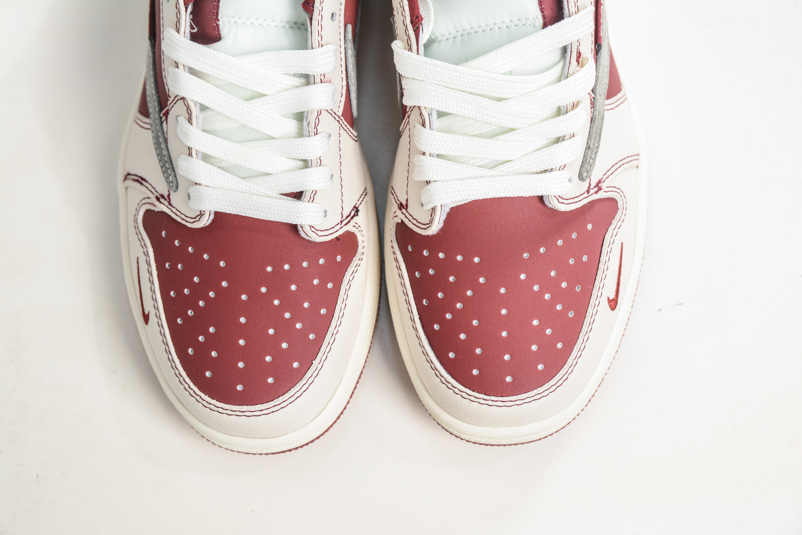 270 TS x Air Jordan x DIOR AJ1 Low 倒钩低帮迪奥联名-灰酒红 XS2025-082-Chinese UA Cheap High Quatity Brand Clothes Bags handbags Sneakers wholesale wholesaler seller from China Factory suppliers Fashion Clothing Shoes best Quality Beautiful Price 270 TS x Air Jordan x DIOR AJ1 Low 倒钩低帮迪奥联名-灰酒红 XS2025-082