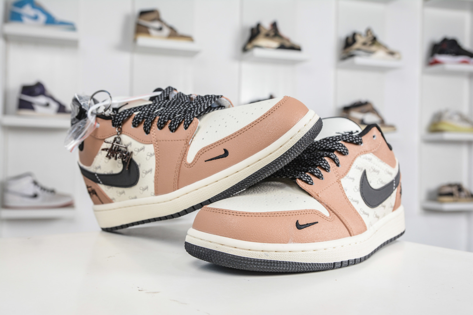 270 Air Jordan 1 Retro Low x Stussy 斯图西联名-米棕黑 LL8888-003-Chinese UA Cheap High Quatity Brand Clothes Bags handbags Sneakers wholesale wholesaler seller from China Factory suppliers Fashion Clothing Shoes best Quality Beautiful Price 270 Air Jordan 1 Retro Low x Stussy 斯图西联名-米棕黑 LL8888-003