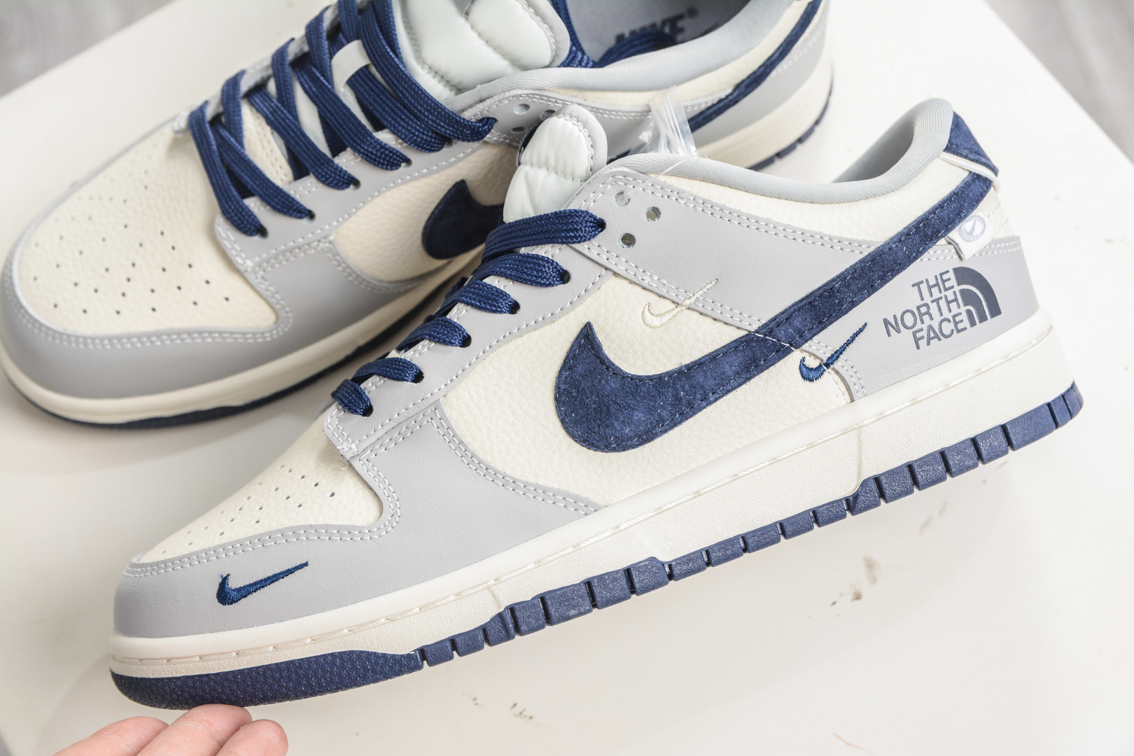 270 Nike SB Dunk Low x The North Face 北面联名-米灰深蓝勾 MN1688-109-Chinese UA Cheap High Quatity Brand Clothes Bags handbags Sneakers wholesale wholesaler seller from China Factory suppliers Fashion Clothing Shoes best Quality Beautiful Price 270 Nike SB Dunk Low x The North Face 北面联名-米灰深蓝勾 MN1688-109