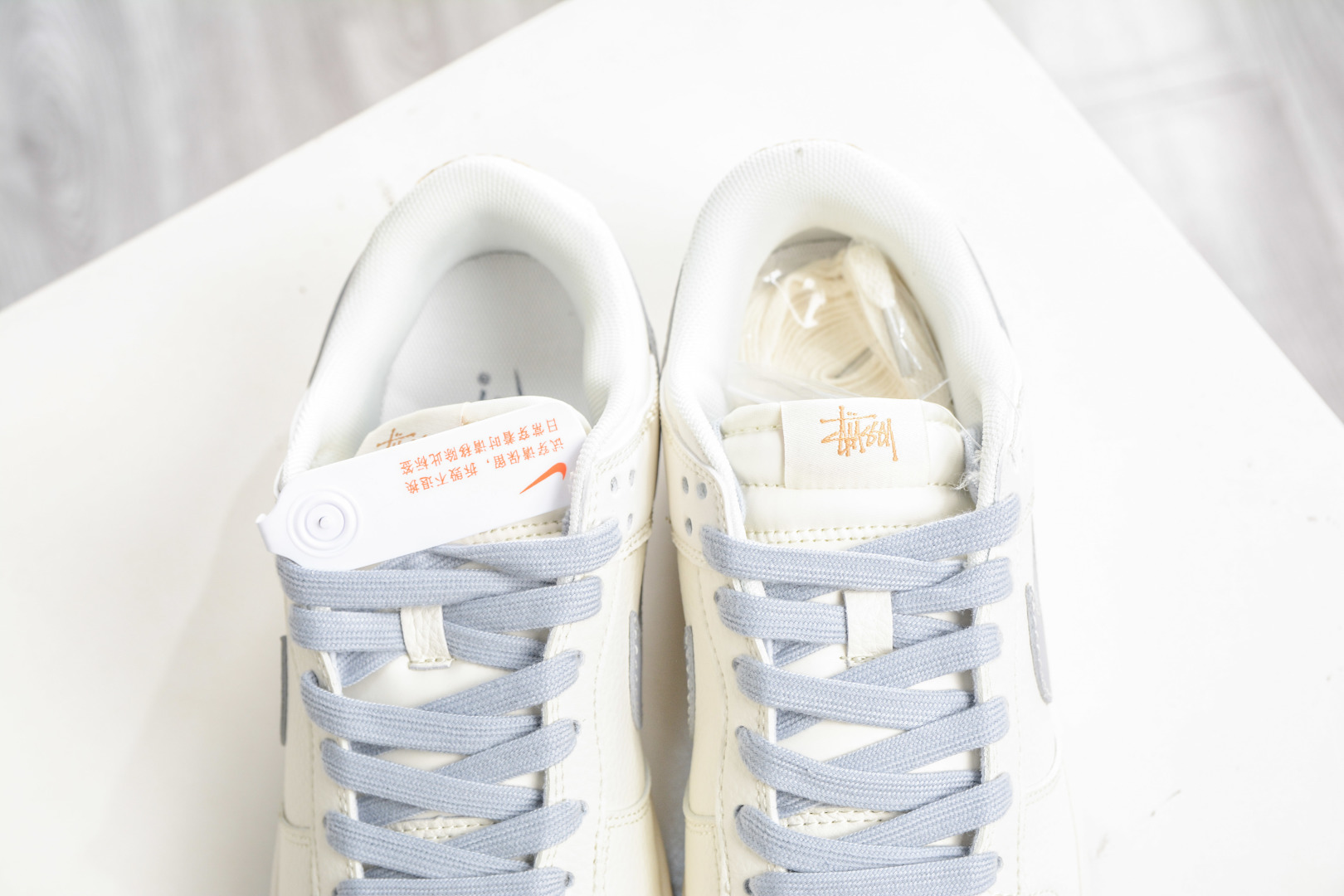 270 Nike SB Dunk Low X Stussy 斯图西联名-白灰小金钩 JP1628-040-Chinese UA Cheap High Quatity Brand Clothes Bags handbags Sneakers wholesale wholesaler seller from China Factory suppliers Fashion Clothing Shoes best Quality Beautiful Price 270 Nike SB Dunk Low X Stussy 斯图西联名-白灰小金钩 JP1628-040