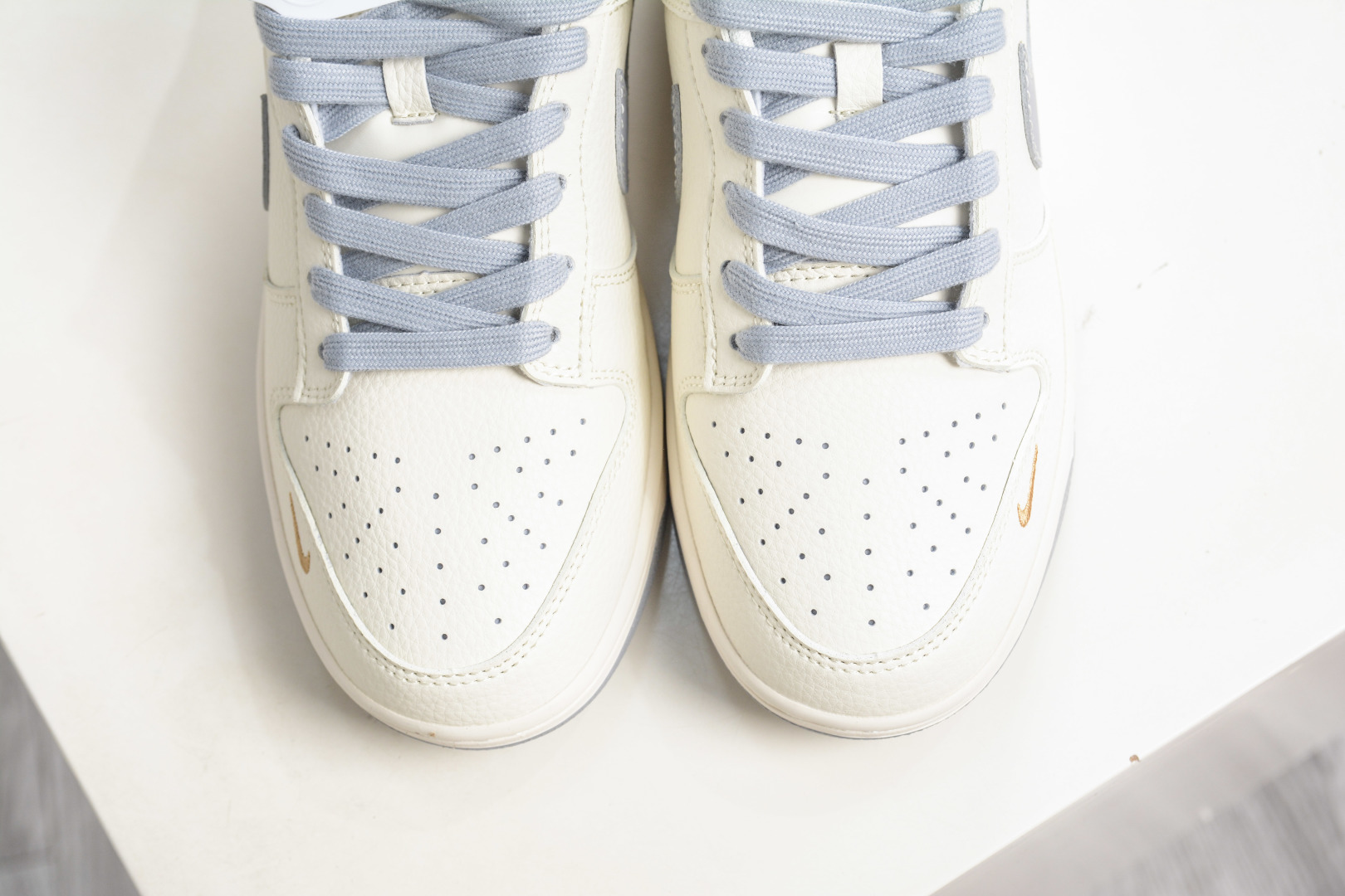270 Nike SB Dunk Low X Stussy 斯图西联名-白灰小金钩 JP1628-040-Chinese UA Cheap High Quatity Brand Clothes Bags handbags Sneakers wholesale wholesaler seller from China Factory suppliers Fashion Clothing Shoes best Quality Beautiful Price 270 Nike SB Dunk Low X Stussy 斯图西联名-白灰小金钩 JP1628-040