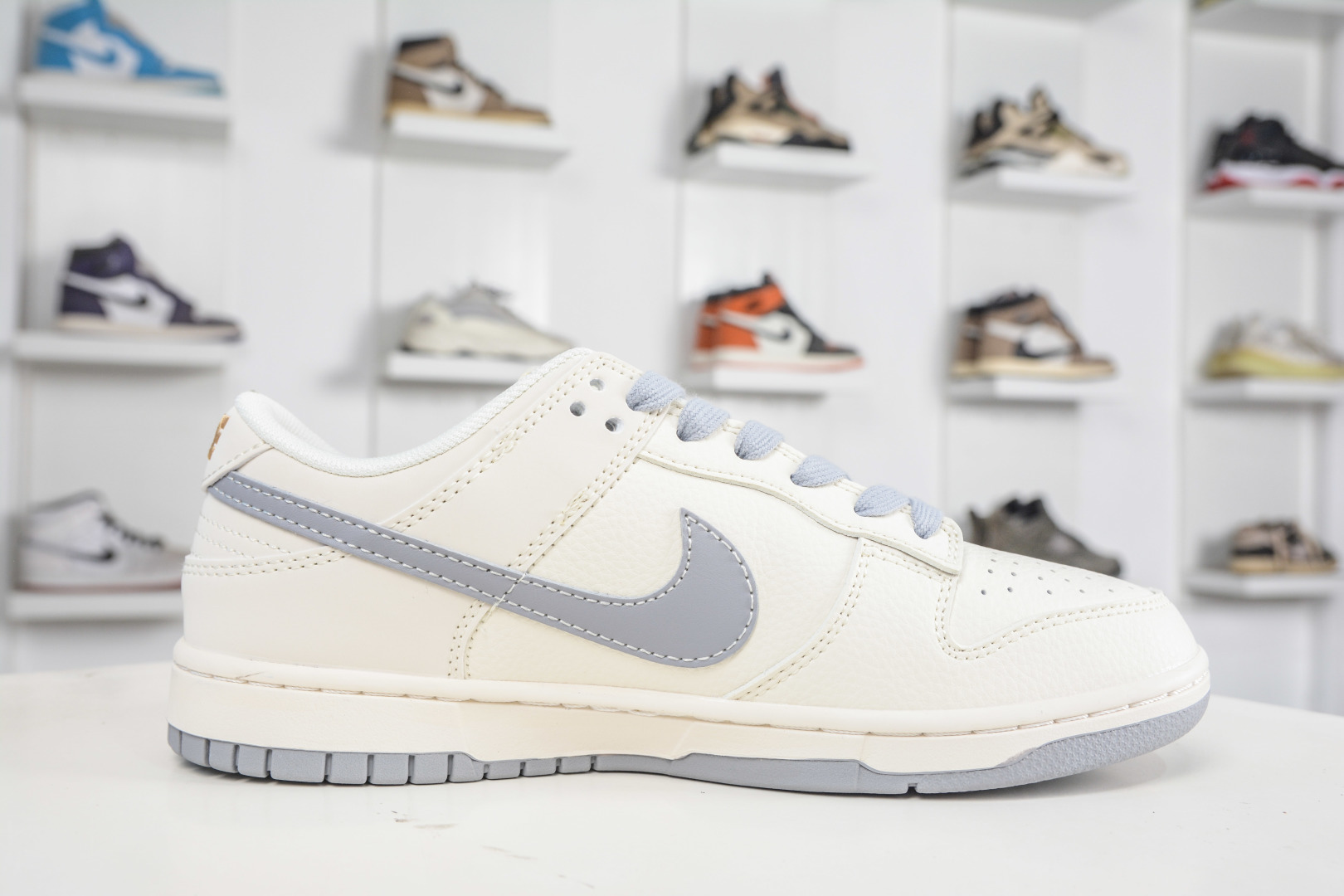270 Nike SB Dunk Low X Stussy 斯图西联名-白灰小金钩 JP1628-040-Chinese UA Cheap High Quatity Brand Clothes Bags handbags Sneakers wholesale wholesaler seller from China Factory suppliers Fashion Clothing Shoes best Quality Beautiful Price 270 Nike SB Dunk Low X Stussy 斯图西联名-白灰小金钩 JP1628-040