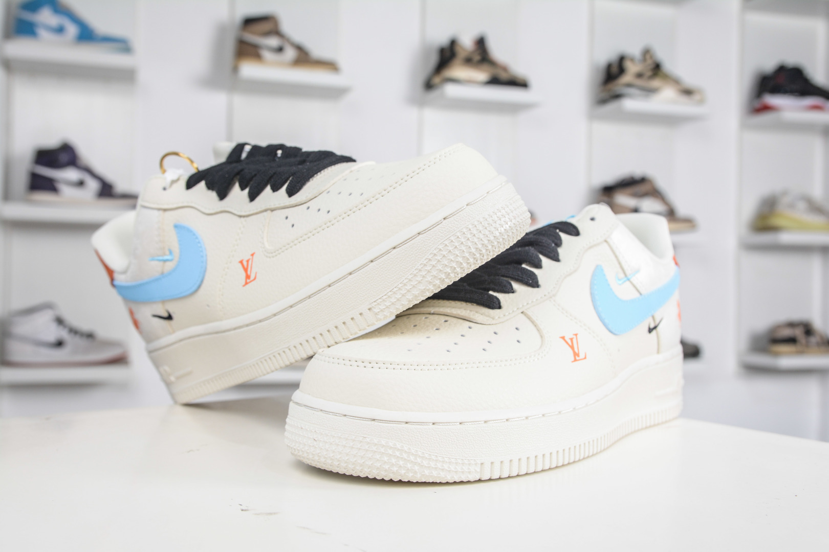 260 Nike Air Force 1 Low 07 x Louis Vuitton LV联名马年限定-白蓝橙 FV3694-100-Chinese UA Cheap High Quatity Brand Clothes Bags handbags Sneakers wholesale wholesaler seller from China Factory suppliers Fashion Clothing Shoes best Quality Beautiful Price 260 Nike Air Force 1 Low 07 x Louis Vuitton LV联名马年限定-白蓝橙 FV3694-100