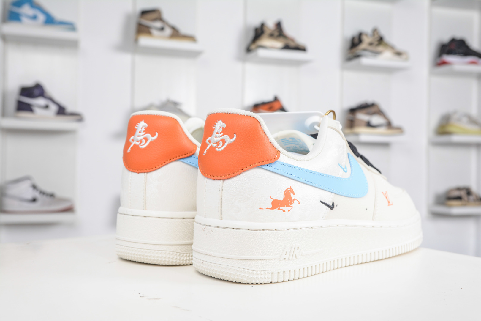 260 Nike Air Force 1 Low 07 x Louis Vuitton LV联名马年限定-白蓝橙 FV3694-100-Chinese UA Cheap High Quatity Brand Clothes Bags handbags Sneakers wholesale wholesaler seller from China Factory suppliers Fashion Clothing Shoes best Quality Beautiful Price 260 Nike Air Force 1 Low 07 x Louis Vuitton LV联名马年限定-白蓝橙 FV3694-100