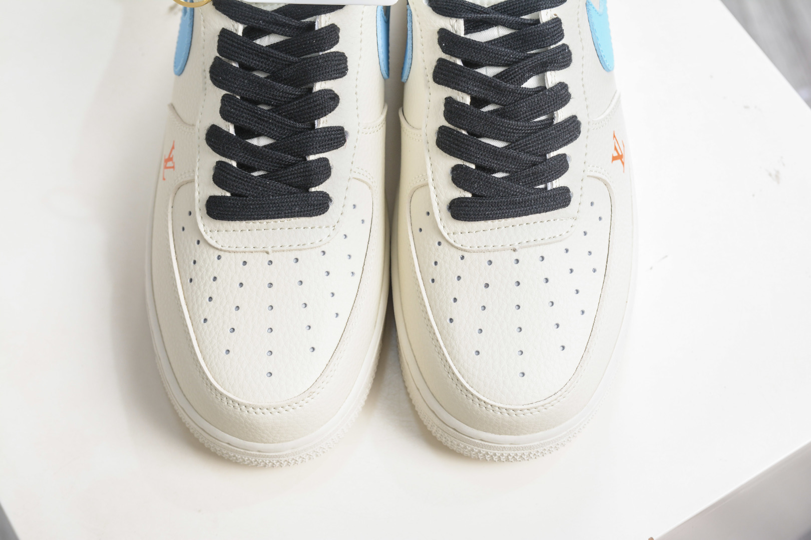 260 Nike Air Force 1 Low 07 x Louis Vuitton LV联名马年限定-白蓝橙 FV3694-100-Chinese UA Cheap High Quatity Brand Clothes Bags handbags Sneakers wholesale wholesaler seller from China Factory suppliers Fashion Clothing Shoes best Quality Beautiful Price 260 Nike Air Force 1 Low 07 x Louis Vuitton LV联名马年限定-白蓝橙 FV3694-100