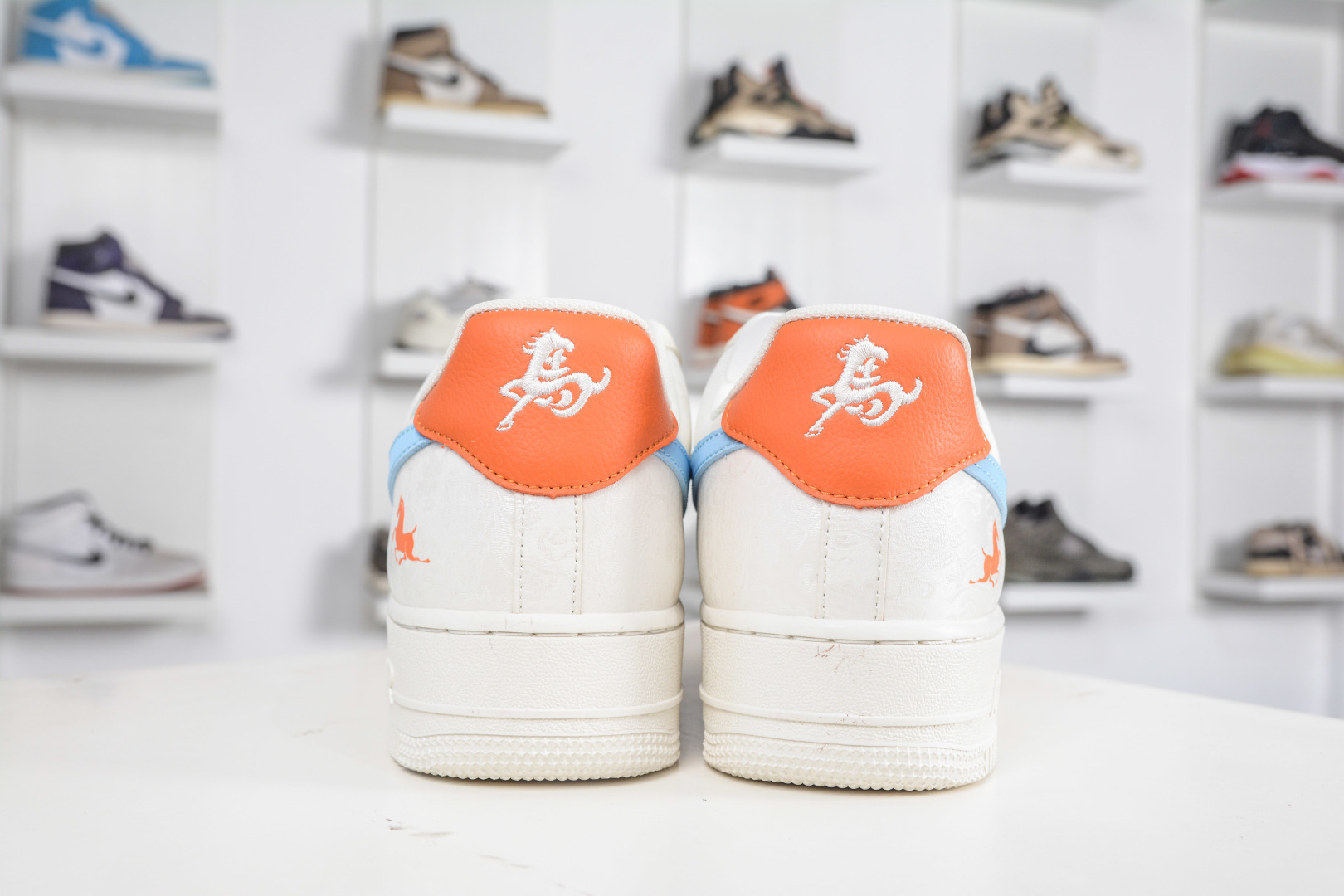 260 Nike Air Force 1 Low 07 x Louis Vuitton LV联名马年限定-白蓝橙 FV3694-100-Chinese UA Cheap High Quatity Brand Clothes Bags handbags Sneakers wholesale wholesaler seller from China Factory suppliers Fashion Clothing Shoes best Quality Beautiful Price 260 Nike Air Force 1 Low 07 x Louis Vuitton LV联名马年限定-白蓝橙 FV3694-100