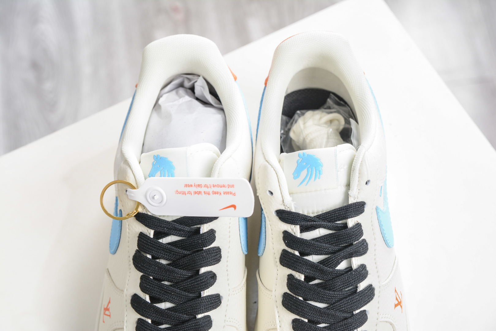 260 Nike Air Force 1 Low 07 x Louis Vuitton LV联名马年限定-白蓝橙 FV3694-100-Chinese UA Cheap High Quatity Brand Clothes Bags handbags Sneakers wholesale wholesaler seller from China Factory suppliers Fashion Clothing Shoes best Quality Beautiful Price 260 Nike Air Force 1 Low 07 x Louis Vuitton LV联名马年限定-白蓝橙 FV3694-100