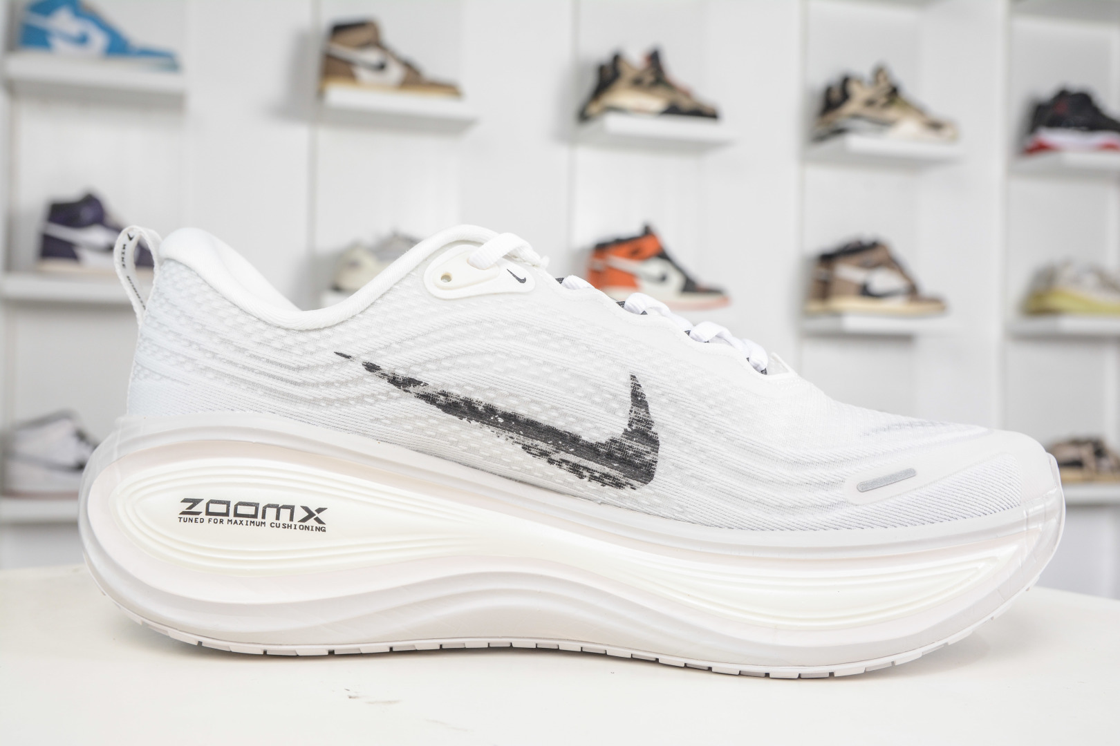 180 X版 Nike Air Zoom Vomero PLUS 全新科技提前原鞋开发 运动跑鞋 IH2268-100-Chinese UA Cheap High Quatity Brand Clothes Bags handbags Sneakers wholesale wholesaler seller from China Factory suppliers Fashion Clothing Shoes best Quality Beautiful Price 180 X版 Nike Air Zoom Vomero PLUS 全新科技提前原鞋开发 运动跑鞋 IH2268-100