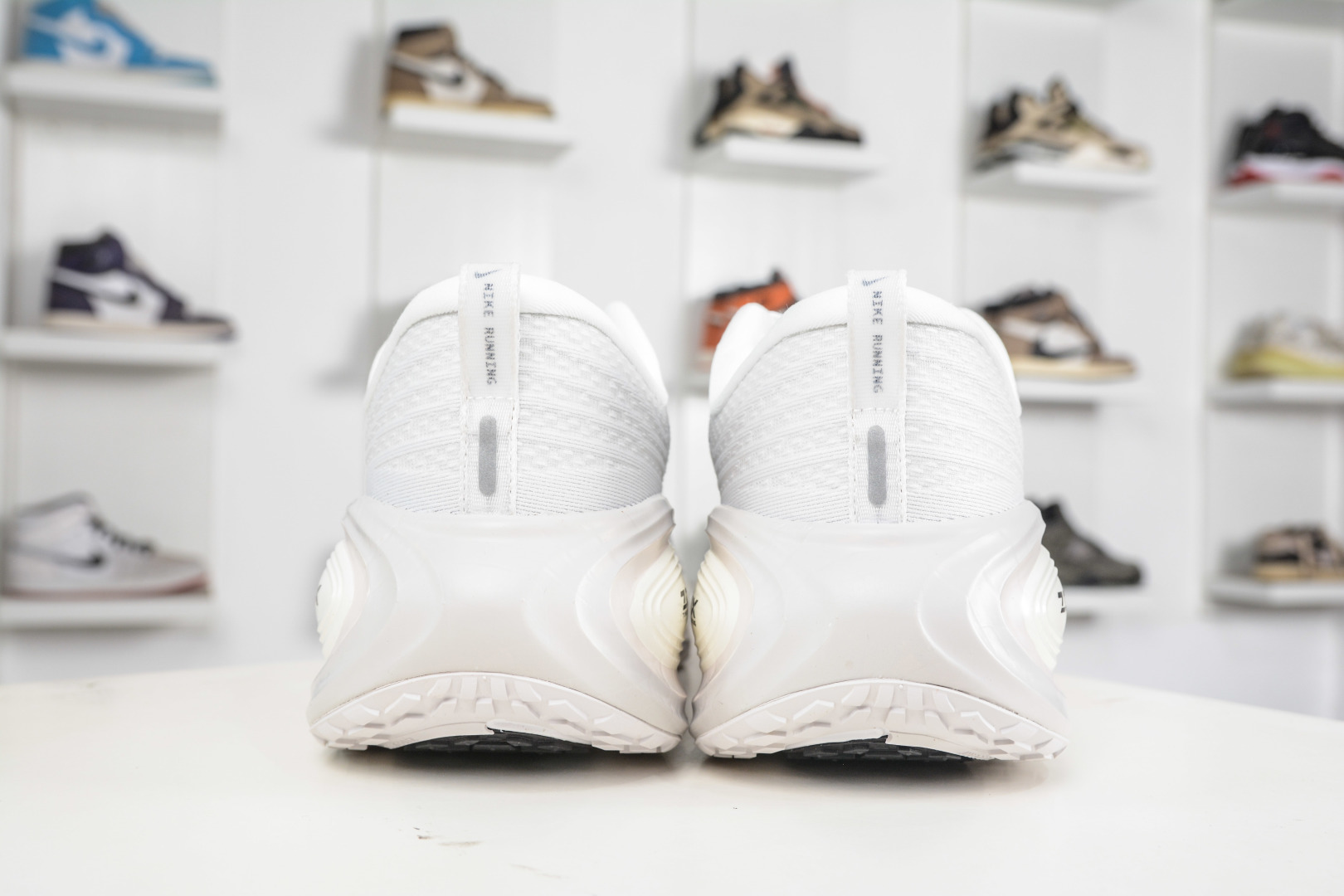 180 X版 Nike Air Zoom Vomero PLUS 全新科技提前原鞋开发 运动跑鞋 IH2268-100-Chinese UA Cheap High Quatity Brand Clothes Bags handbags Sneakers wholesale wholesaler seller from China Factory suppliers Fashion Clothing Shoes best Quality Beautiful Price 180 X版 Nike Air Zoom Vomero PLUS 全新科技提前原鞋开发 运动跑鞋 IH2268-100