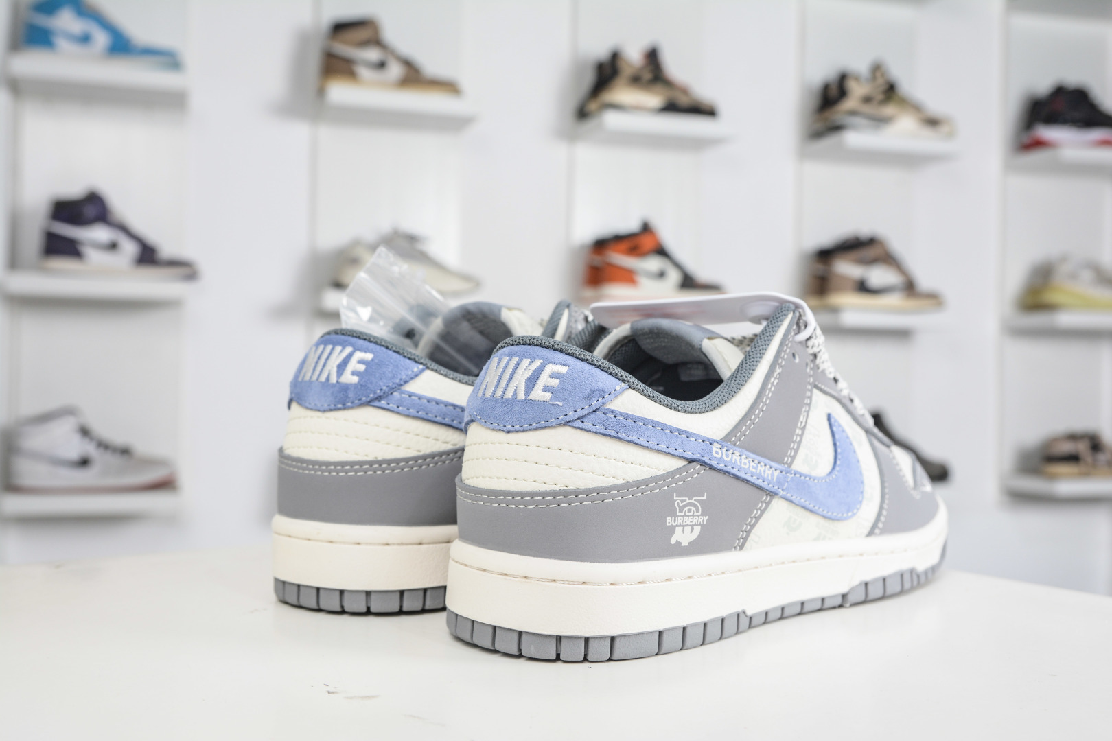 270 Nike SB Dunk Low x Burberry 巴宝莉联名-白灰蓝 JP1628-035-Chinese UA Cheap High Quatity Brand Clothes Bags handbags Sneakers wholesale wholesaler seller from China Factory suppliers Fashion Clothing Shoes best Quality Beautiful Price 270 Nike SB Dunk Low x Burberry 巴宝莉联名-白灰蓝 JP1628-035