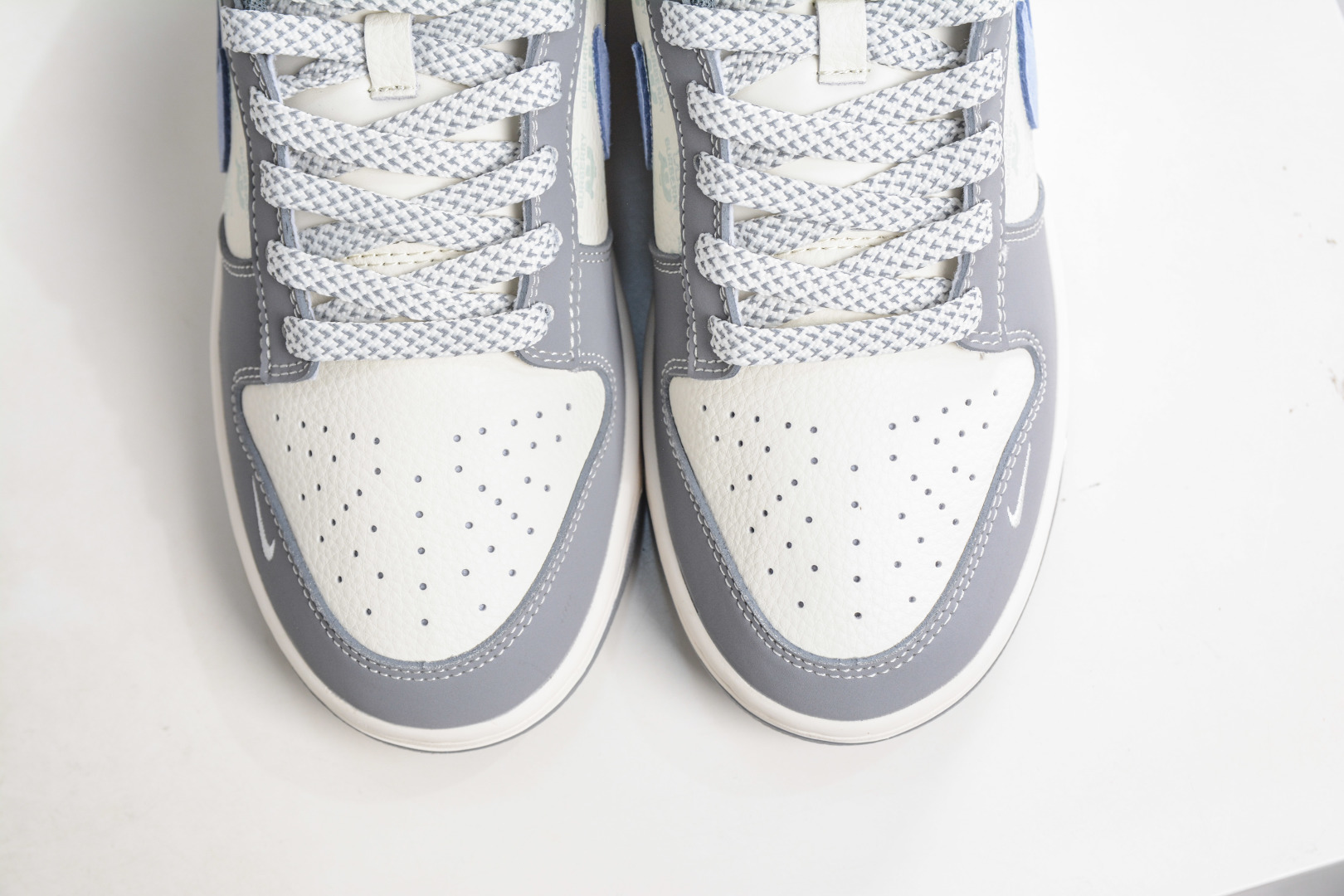 270 Nike SB Dunk Low x Burberry 巴宝莉联名-白灰蓝 JP1628-035-Chinese UA Cheap High Quatity Brand Clothes Bags handbags Sneakers wholesale wholesaler seller from China Factory suppliers Fashion Clothing Shoes best Quality Beautiful Price 270 Nike SB Dunk Low x Burberry 巴宝莉联名-白灰蓝 JP1628-035