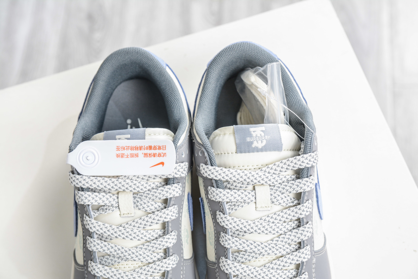 270 Nike SB Dunk Low x Burberry 巴宝莉联名-白灰蓝 JP1628-035-Chinese UA Cheap High Quatity Brand Clothes Bags handbags Sneakers wholesale wholesaler seller from China Factory suppliers Fashion Clothing Shoes best Quality Beautiful Price 270 Nike SB Dunk Low x Burberry 巴宝莉联名-白灰蓝 JP1628-035