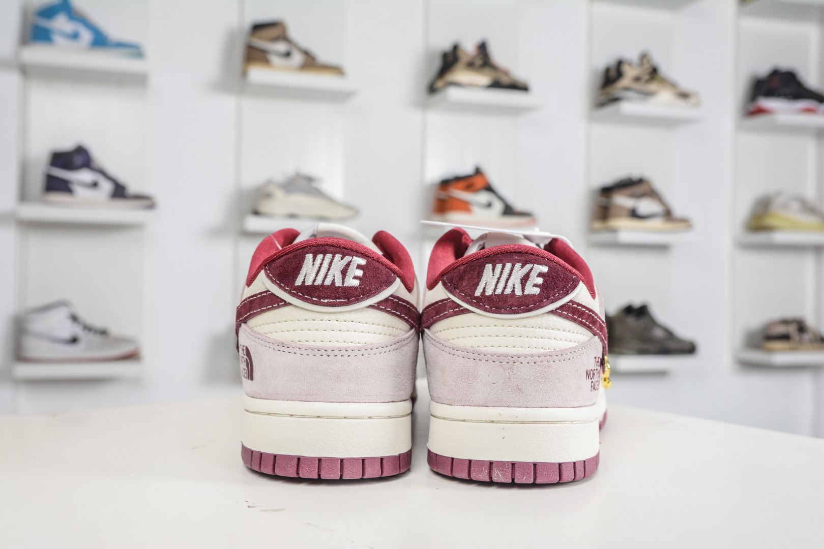 270 Nike SB Dunk Low x The North Face 北面联名马年限定-猪八红 DN3168-016