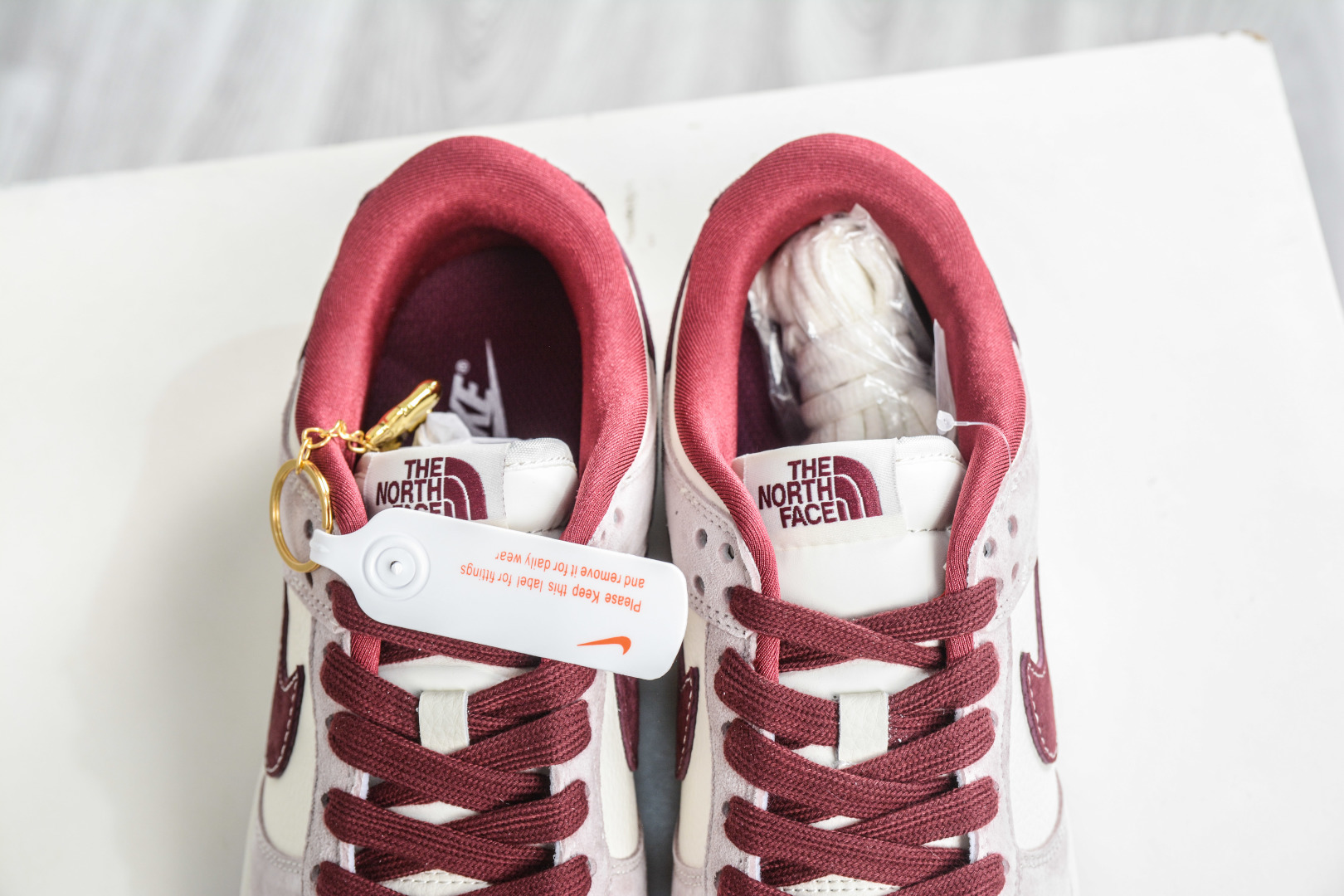 270 Nike SB Dunk Low x The North Face 北面联名马年限定-猪八红 DN3168-016