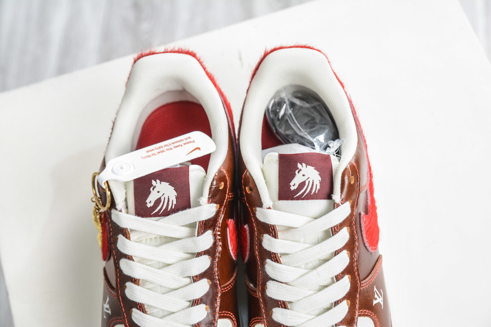 260 Nike Air Force 1 Low 07 x Louis Vuitton LV联名马年限定-复古棕咖赤红 FV3694-103-Chinese UA Cheap High Quatity Brand Clothes Bags handbags Sneakers wholesale wholesaler seller from China Factory suppliers Fashion Clothing Shoes best Quality Beautiful Price 260 Nike Air Force 1 Low 07 x Louis Vuitton LV联名马年限定-复古棕咖赤红 FV3694-103