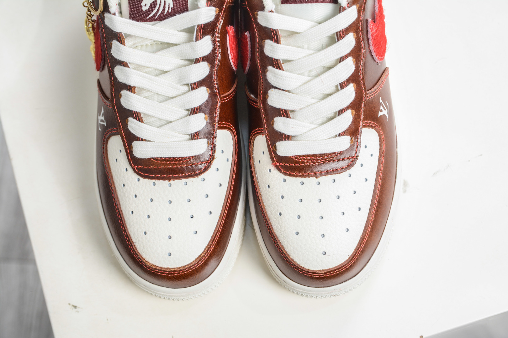 260 Nike Air Force 1 Low 07 x Louis Vuitton LV联名马年限定-复古棕咖赤红 FV3694-103-Chinese UA Cheap High Quatity Brand Clothes Bags handbags Sneakers wholesale wholesaler seller from China Factory suppliers Fashion Clothing Shoes best Quality Beautiful Price 260 Nike Air Force 1 Low 07 x Louis Vuitton LV联名马年限定-复古棕咖赤红 FV3694-103