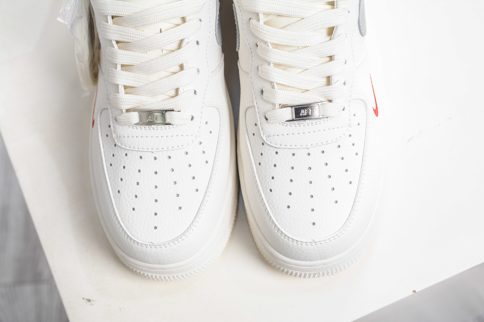 260 The North Face x NIke Air Force 1 北面联名-米灰红标 MM3399-802-Chinese UA Cheap High Quatity Brand Clothes Bags handbags Sneakers wholesale wholesaler seller from China Factory suppliers Fashion Clothing Shoes best Quality Beautiful Price 260 The North Face x NIke Air Force 1 北面联名-米灰红标 MM3399-802