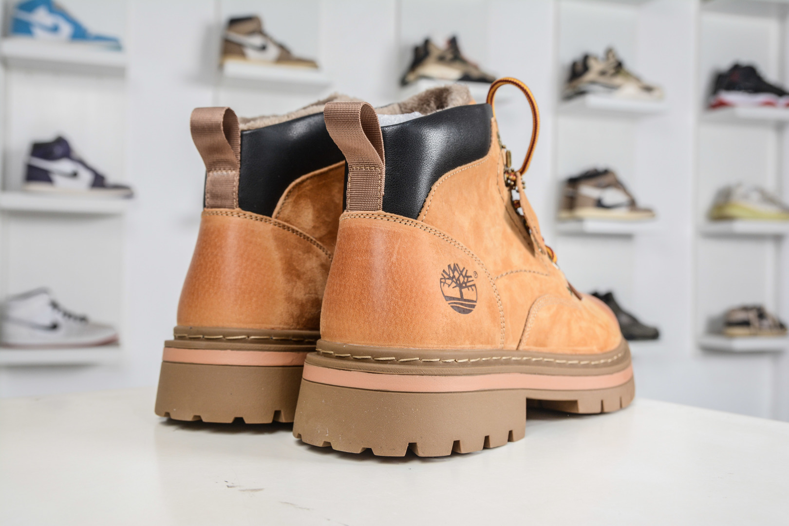 230 新年福利特价 Timberland添柏岚/天伯伦 秋冬新品(毛绒内里保暖锁热)秋冬必备户外休闲大黄靴系列-Chinese UA Cheap High Quatity Brand Clothes Bags handbags Sneakers wholesale wholesaler seller from China Factory suppliers Fashion Clothing Shoes best Quality Beautiful Price 230 新年福利特价 Timberland添柏岚/天伯伦 秋冬新品(毛绒内里保暖锁热)秋冬必备户外休闲大黄靴系列