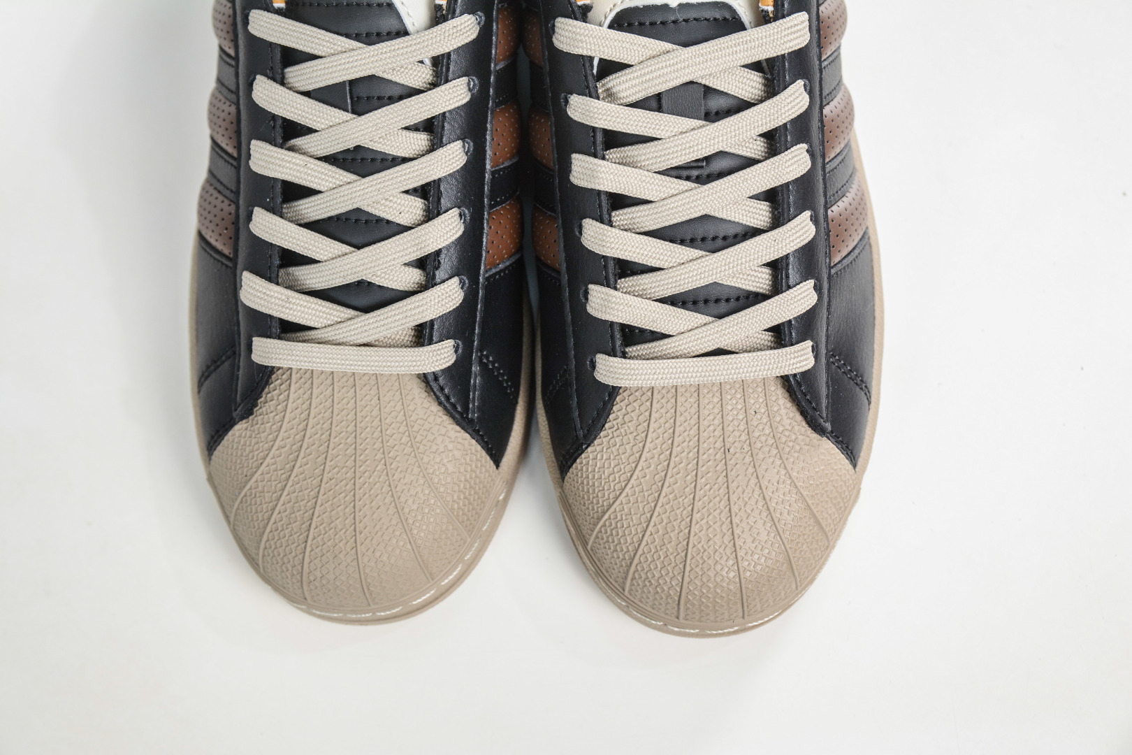 130 Adidas Originals Superstar 2025全新版本 贝壳头 JP9187-Chinese UA Cheap High Quatity Brand Clothes Bags handbags Sneakers wholesale wholesaler seller from China Factory suppliers Fashion Clothing Shoes best Quality Beautiful Price 130 Adidas Originals Superstar 2025全新版本 贝壳头 JP9187