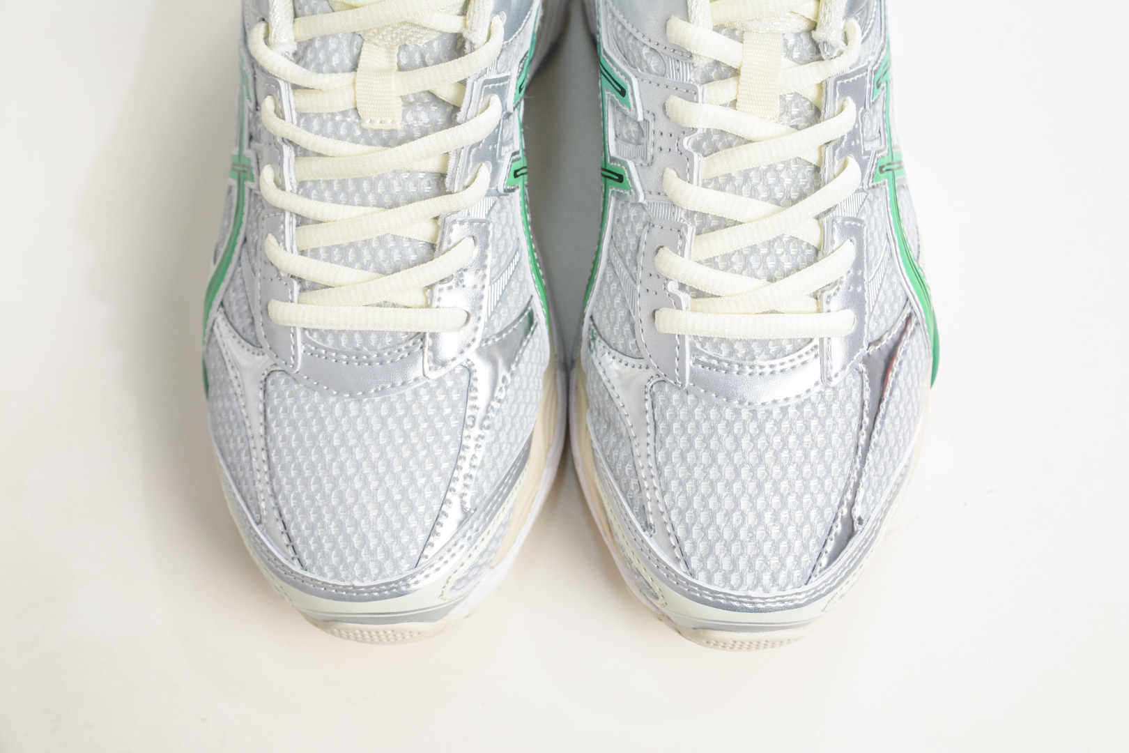 200 Asics Gel-Cumulus 16 亚瑟士复古时尚缓震运动跑步鞋 1203A990-100-Chinese UA Cheap High Quatity Brand Clothes Bags handbags Sneakers wholesale wholesaler seller from China Factory suppliers Fashion Clothing Shoes best Quality Beautiful Price 200 Asics Gel-Cumulus 16 亚瑟士复古时尚缓震运动跑步鞋 1203A990-100