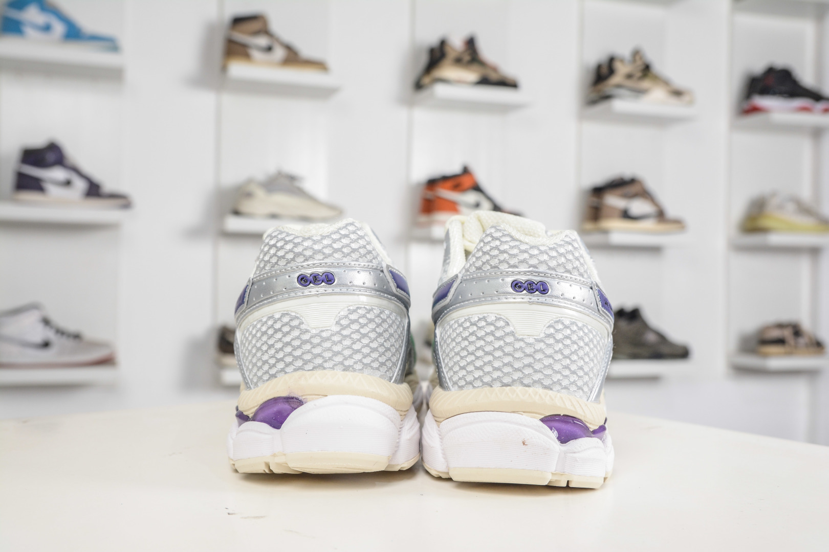 200 Asics Gel-Cumulus 16 亚瑟士复古时尚缓震运动跑步鞋 1203A990-100-Chinese UA Cheap High Quatity Brand Clothes Bags handbags Sneakers wholesale wholesaler seller from China Factory suppliers Fashion Clothing Shoes best Quality Beautiful Price 200 Asics Gel-Cumulus 16 亚瑟士复古时尚缓震运动跑步鞋 1203A990-100
