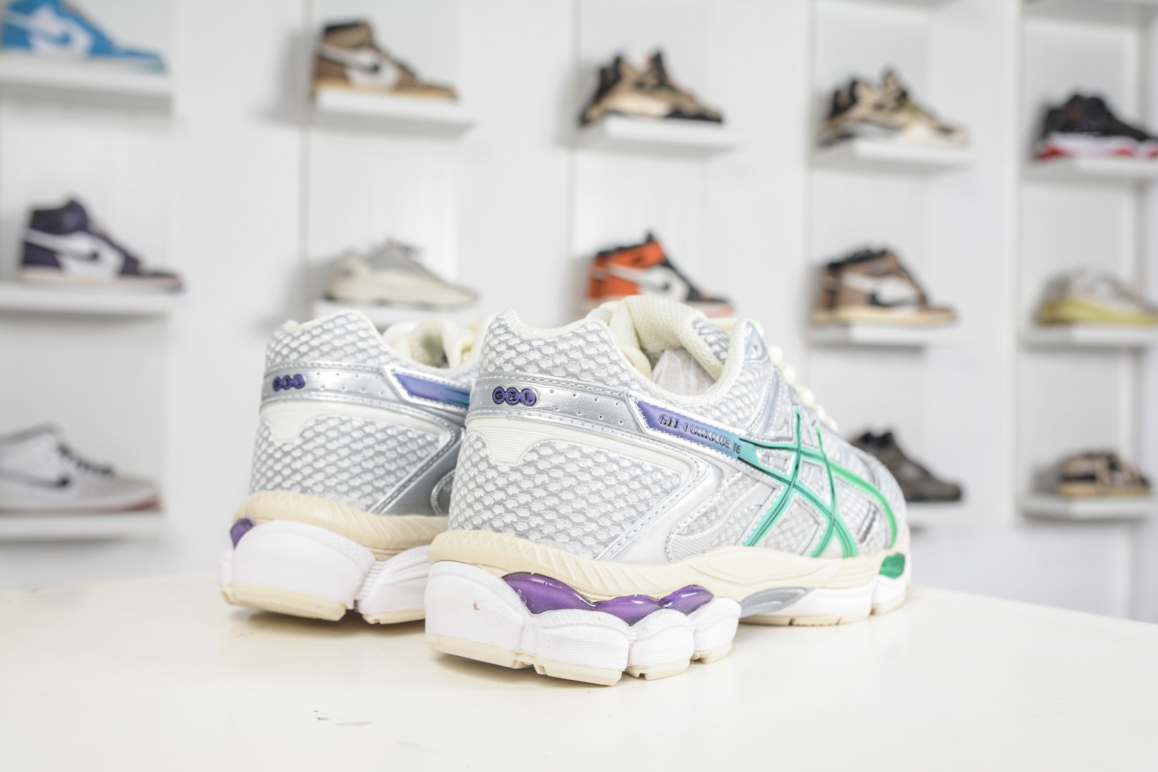 200 Asics Gel-Cumulus 16 亚瑟士复古时尚缓震运动跑步鞋 1203A990-100-Chinese UA Cheap High Quatity Brand Clothes Bags handbags Sneakers wholesale wholesaler seller from China Factory suppliers Fashion Clothing Shoes best Quality Beautiful Price 200 Asics Gel-Cumulus 16 亚瑟士复古时尚缓震运动跑步鞋 1203A990-100