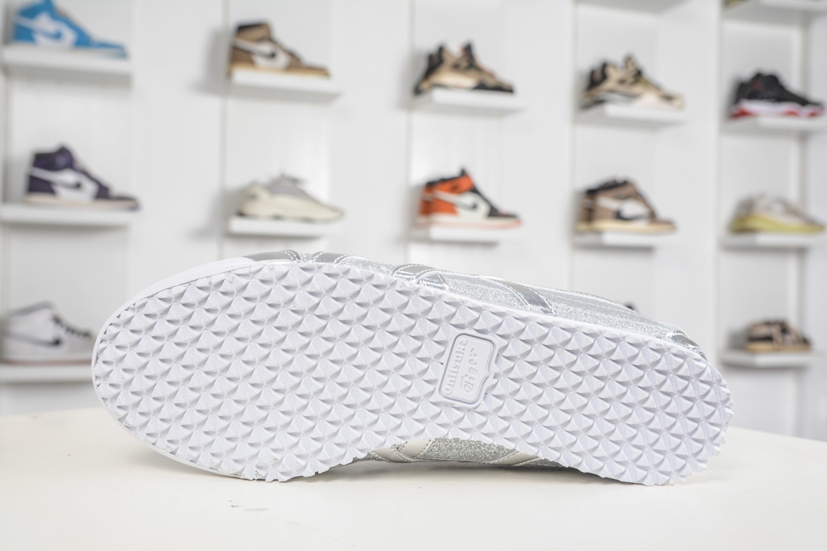 140 Asics 鬼冢虎 Mexico 66 VIN 印尼厂Oem原单材料 1183C480-021-Chinese UA Cheap High Quatity Brand Clothes Bags handbags Sneakers wholesale wholesaler seller from China Factory suppliers Fashion Clothing Shoes best Quality Beautiful Price 140 Asics 鬼冢虎 Mexico 66 VIN 印尼厂Oem原单材料 1183C480-021