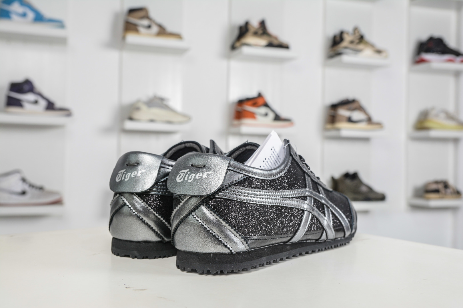 140 Asics 鬼冢虎 Mexico 66 VIN 印尼厂Oem原单材料 1183C480-001-Chinese UA Cheap High Quatity Brand Clothes Bags handbags Sneakers wholesale wholesaler seller from China Factory suppliers Fashion Clothing Shoes best Quality Beautiful Price 140 Asics 鬼冢虎 Mexico 66 VIN 印尼厂Oem原单材料 1183C480-001