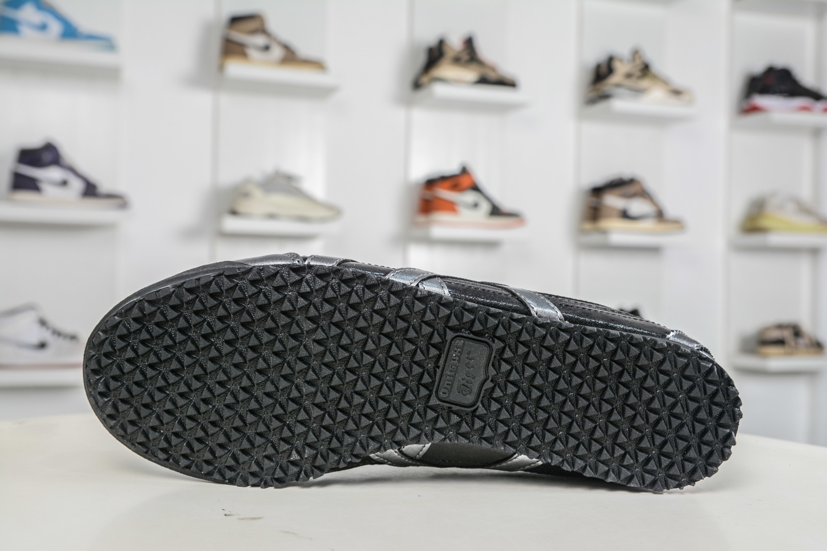 140 Asics 鬼冢虎 Mexico 66 VIN 印尼厂Oem原单材料 1183C480-001-Chinese UA Cheap High Quatity Brand Clothes Bags handbags Sneakers wholesale wholesaler seller from China Factory suppliers Fashion Clothing Shoes best Quality Beautiful Price 140 Asics 鬼冢虎 Mexico 66 VIN 印尼厂Oem原单材料 1183C480-001
