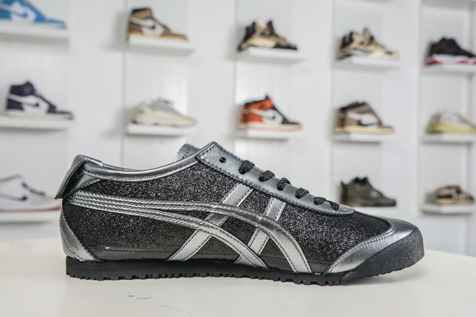 140 Asics 鬼冢虎 Mexico 66 VIN 印尼厂Oem原单材料 1183C480-001-Chinese UA Cheap High Quatity Brand Clothes Bags handbags Sneakers wholesale wholesaler seller from China Factory suppliers Fashion Clothing Shoes best Quality Beautiful Price 140 Asics 鬼冢虎 Mexico 66 VIN 印尼厂Oem原单材料 1183C480-001