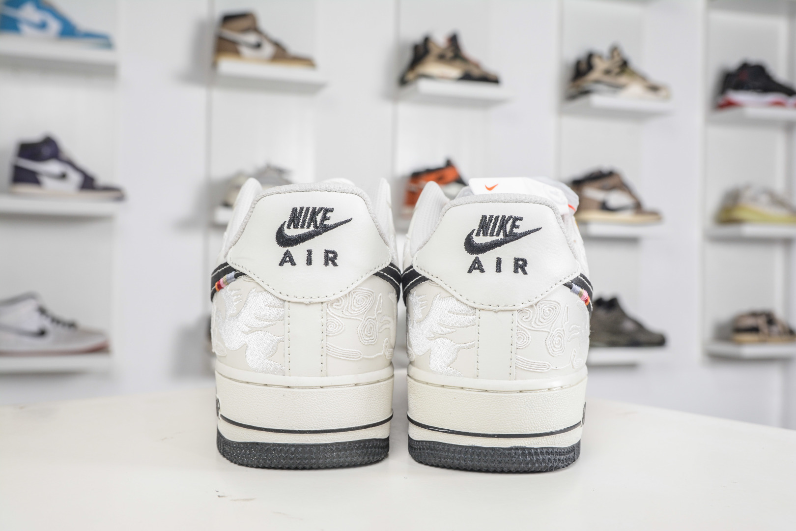 260 NIke Air Force 1 '07 Low 马年限定 经典黑飞马 DD1982-347-Chinese UA Cheap High Quatity Brand Clothes Bags handbags Sneakers wholesale wholesaler seller from China Factory suppliers Fashion Clothing Shoes best Quality Beautiful Price 260 NIke Air Force 1 '07 Low 马年限定 经典黑飞马 DD1982-347