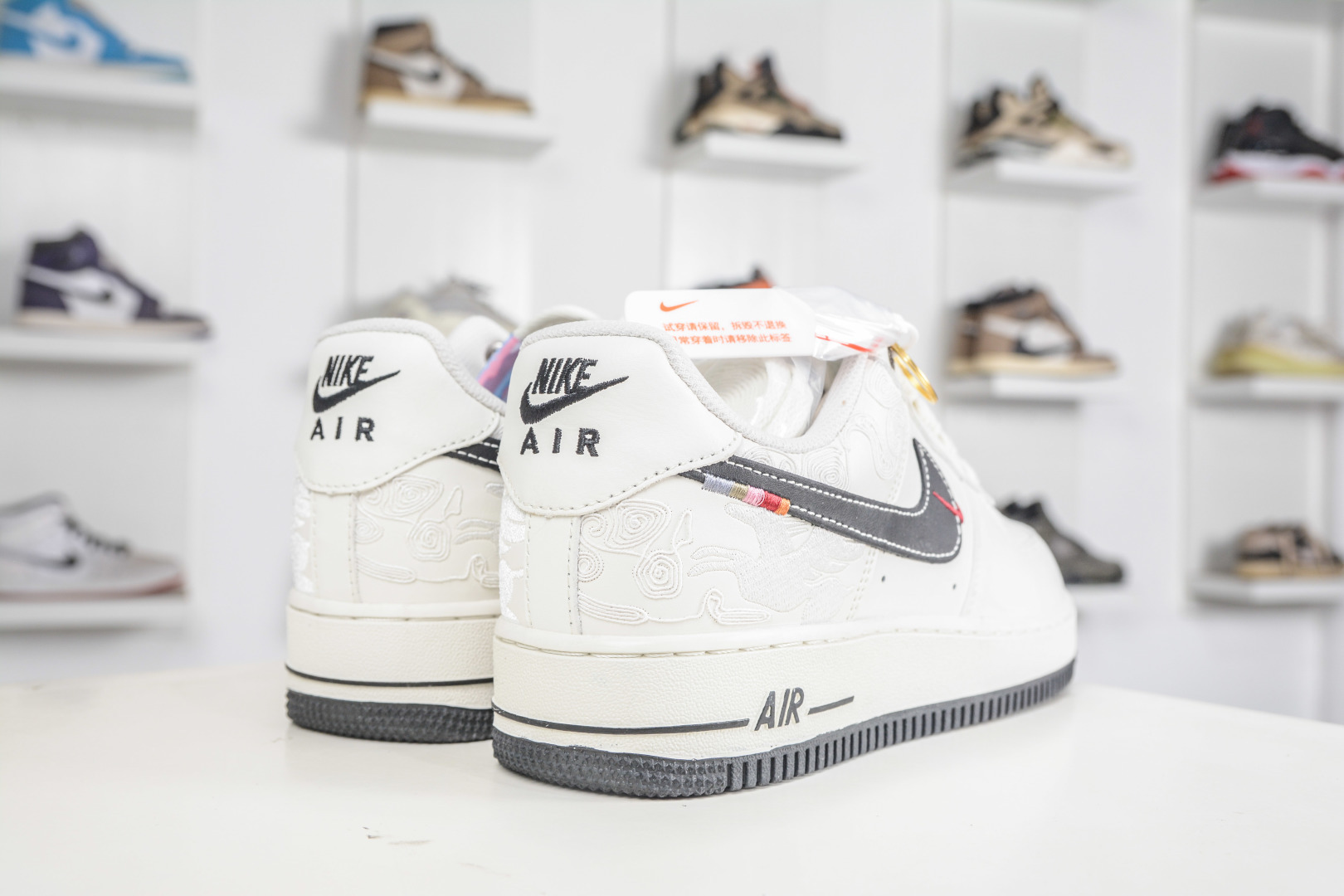 260 NIke Air Force 1 '07 Low 马年限定 经典黑飞马 DD1982-347-Chinese UA Cheap High Quatity Brand Clothes Bags handbags Sneakers wholesale wholesaler seller from China Factory suppliers Fashion Clothing Shoes best Quality Beautiful Price 260 NIke Air Force 1 '07 Low 马年限定 经典黑飞马 DD1982-347