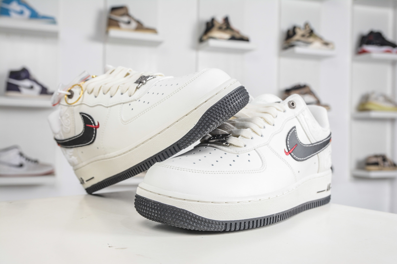 260 NIke Air Force 1 '07 Low 马年限定 经典黑飞马 DD1982-347-Chinese UA Cheap High Quatity Brand Clothes Bags handbags Sneakers wholesale wholesaler seller from China Factory suppliers Fashion Clothing Shoes best Quality Beautiful Price 260 NIke Air Force 1 '07 Low 马年限定 经典黑飞马 DD1982-347