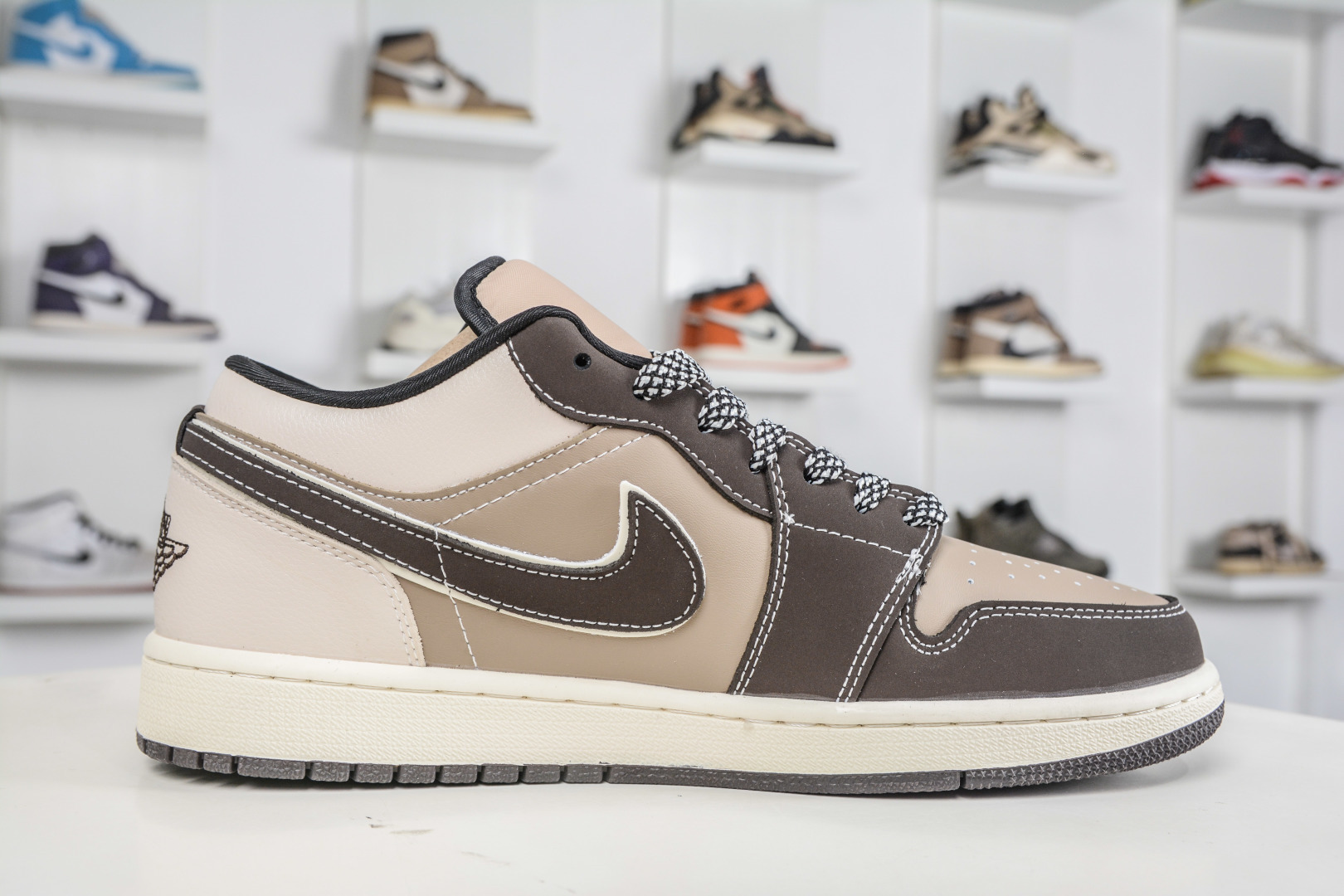 270 Nike Air Jordan 1 Low x Fragment design 闪电联名-灰棕黑 LR8888-018-Chinese UA Cheap High Quatity Brand Clothes Bags handbags Sneakers wholesale wholesaler seller from China Factory suppliers Fashion Clothing Shoes best Quality Beautiful Price 270 Nike Air Jordan 1 Low x Fragment design 闪电联名-灰棕黑 LR8888-018