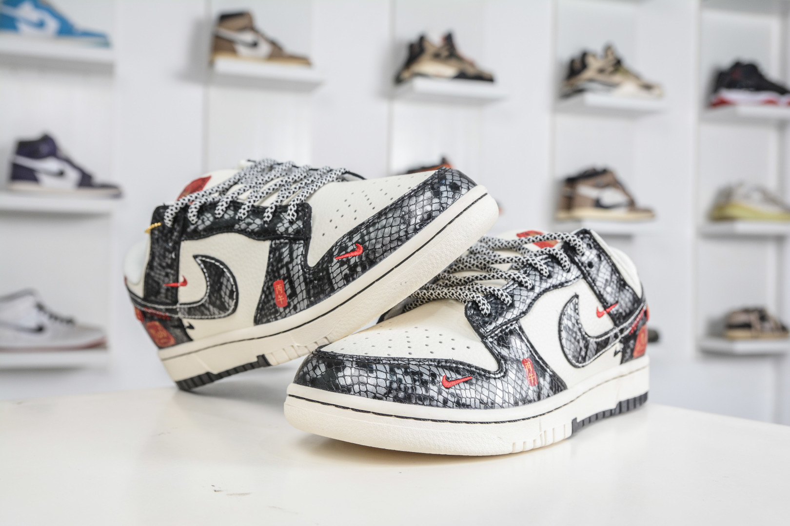 270 Nike SB Dunk Low 马年限定-白黑蛇纹 YX5066-C93-Chinese UA Cheap High Quatity Brand Clothes Bags handbags Sneakers wholesale wholesaler seller from China Factory suppliers Fashion Clothing Shoes best Quality Beautiful Price 270 Nike SB Dunk Low 马年限定-白黑蛇纹 YX5066-C93