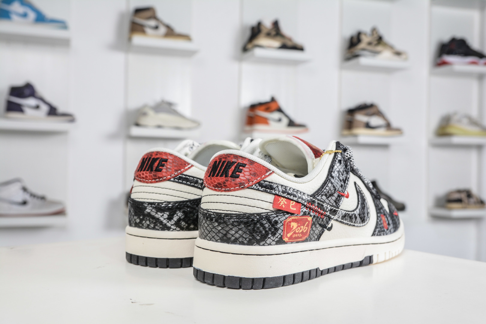 270 Nike SB Dunk Low 马年限定-白黑蛇纹 YX5066-C93-Chinese UA Cheap High Quatity Brand Clothes Bags handbags Sneakers wholesale wholesaler seller from China Factory suppliers Fashion Clothing Shoes best Quality Beautiful Price 270 Nike SB Dunk Low 马年限定-白黑蛇纹 YX5066-C93