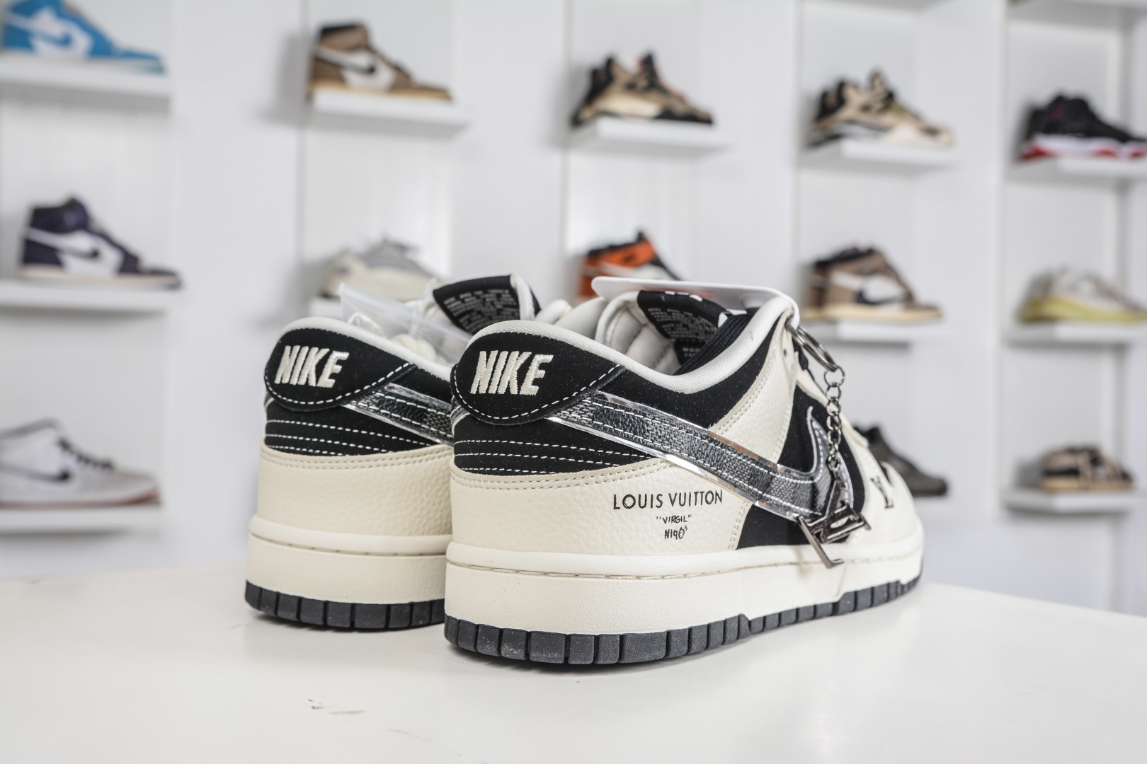 270 Nike SB Dunk Low x Louis Vuitton LV联名-米白黑 TX1688-004