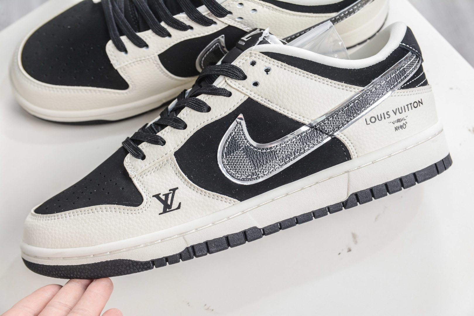 270 Nike SB Dunk Low x Louis Vuitton LV联名-米白黑 TX1688-004
