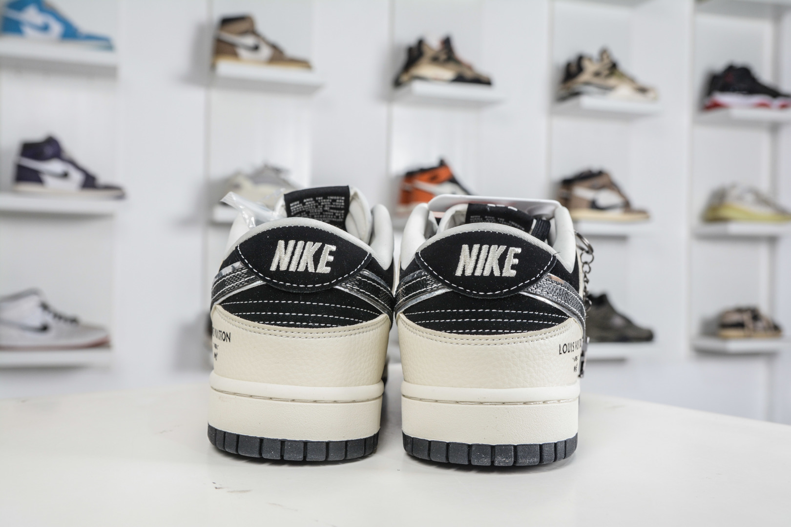 270 Nike SB Dunk Low x Louis Vuitton LV联名-米白黑 TX1688-004