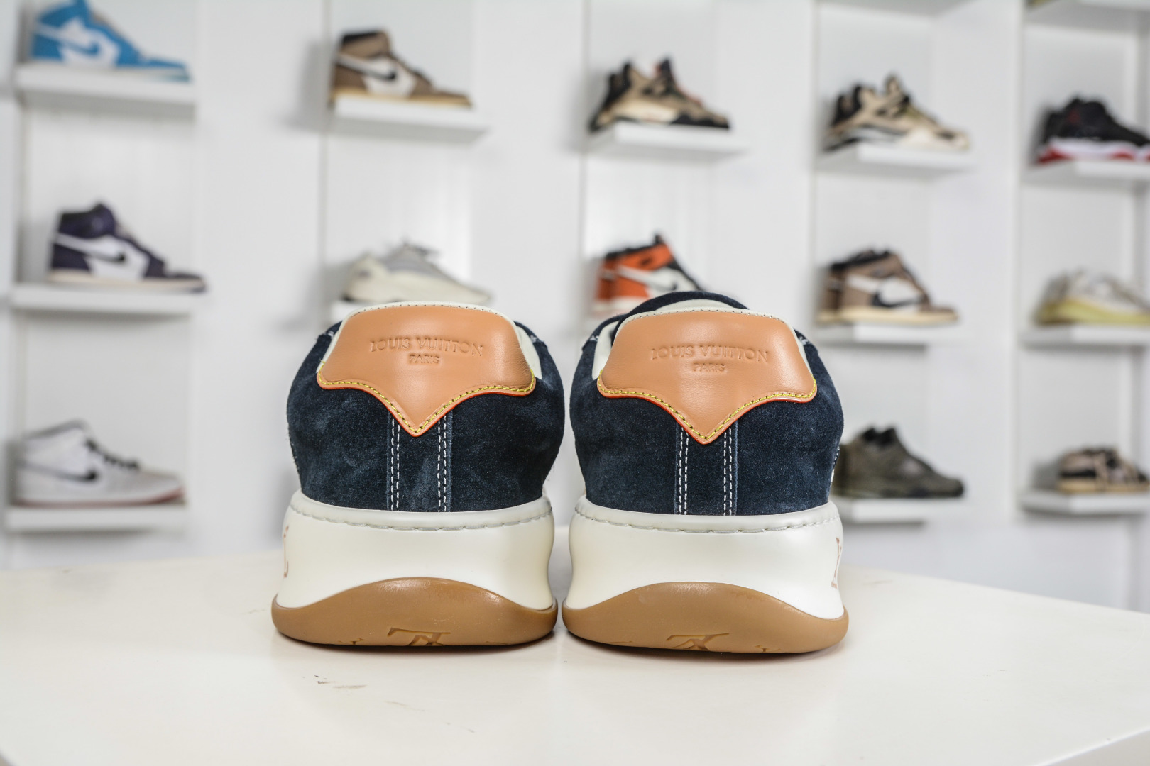 400 LOUIS VUITTON Tilted 系列|2026 早春全新上架 LV 路易威登 Tilted Low Sneakers 倾斜系列低帮复古休闲运动板鞋-Chinese UA Cheap High Quatity Brand Clothes Bags handbags Sneakers wholesale wholesaler seller from China Factory suppliers Fashion Clothing Shoes best Quality Beautiful Price 400 LOUIS VUITTON Tilted 系列|2026 早春全新上架 LV 路易威登 Tilted Low Sneakers 倾斜系列低帮复古休闲运动板鞋