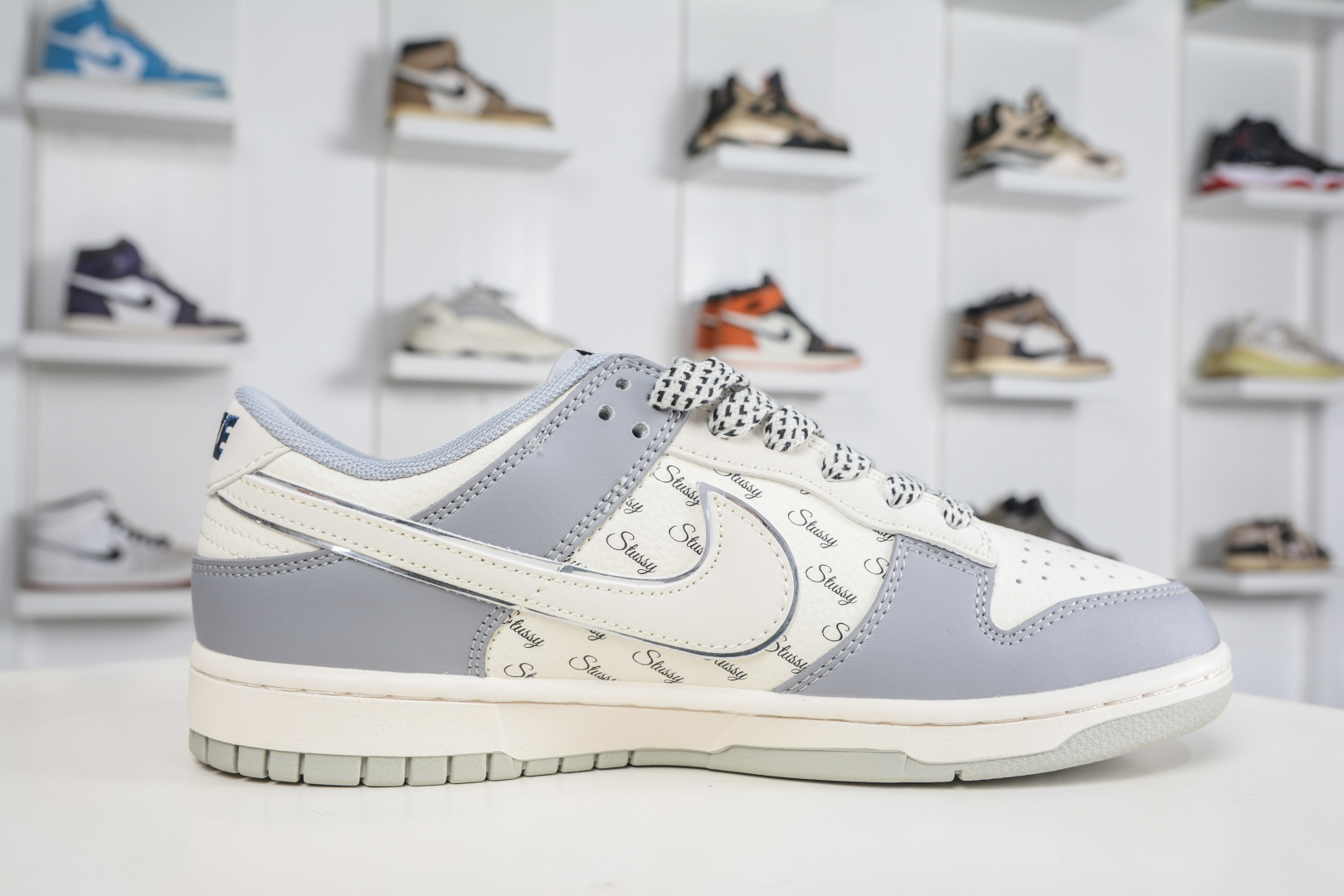 270 Nike SB Dunk Low X Stussy 斯图西马年限定联名—的卢马 SD6888-109-Chinese UA Cheap High Quatity Brand Clothes Bags handbags Sneakers wholesale wholesaler seller from China Factory suppliers Fashion Clothing Shoes best Quality Beautiful Price 270 Nike SB Dunk Low X Stussy 斯图西马年限定联名—的卢马 SD6888-109