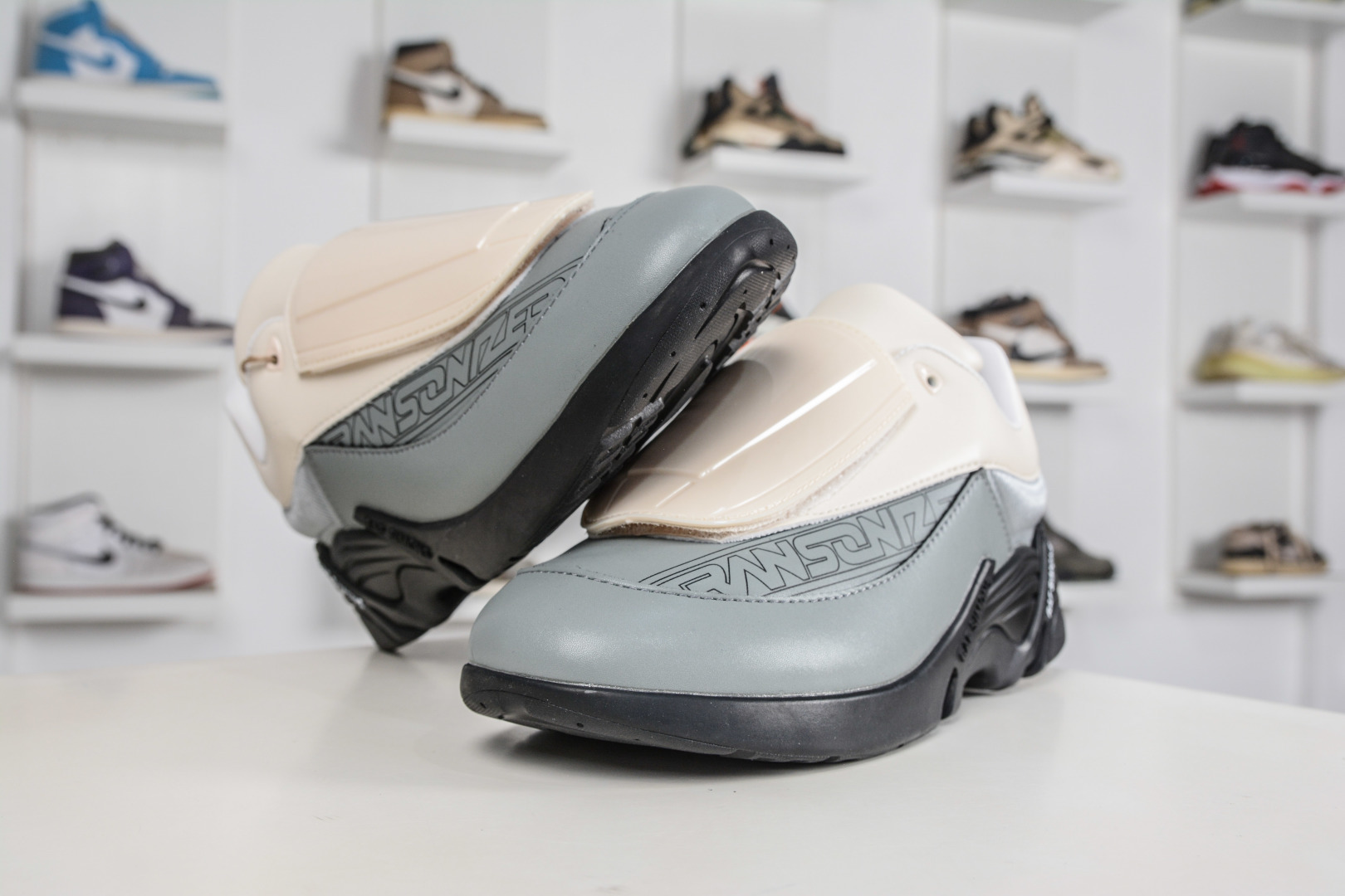 260 RAF SIMONS CYLON-21 潮流运动 圆头系带 低帮休闲鞋采用光滑皮革 HR740009L-330-Chinese UA Cheap High Quatity Brand Clothes Bags handbags Sneakers wholesale wholesaler seller from China Factory suppliers Fashion Clothing Shoes best Quality Beautiful Price 260 RAF SIMONS CYLON-21 潮流运动 圆头系带 低帮休闲鞋采用光滑皮革 HR740009L-330