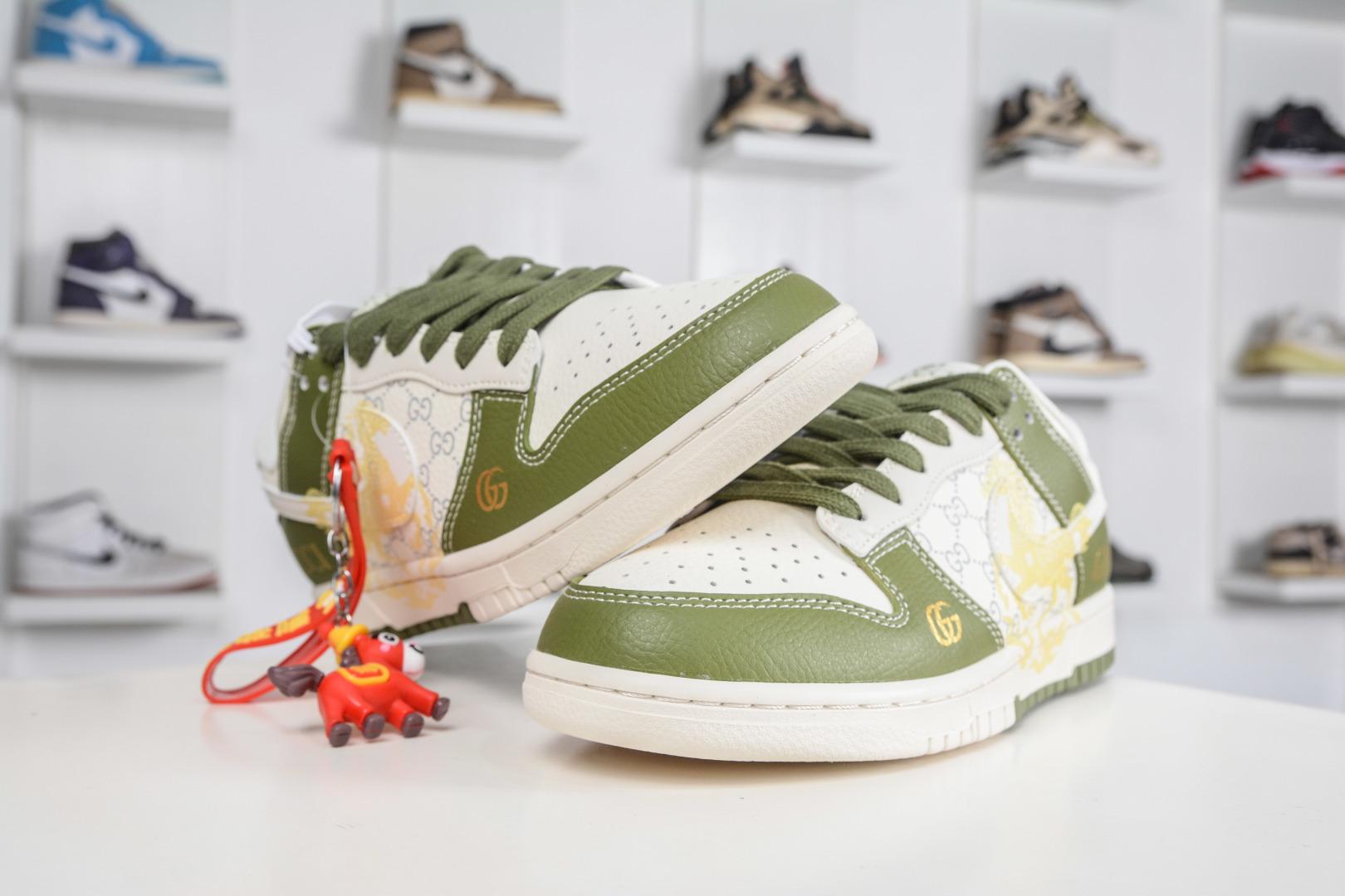 270 Nike SB Dunk Low x GUCCI 古驰马年限定联名-米白绿 SD6888-106-Chinese UA Cheap High Quatity Brand Clothes Bags handbags Sneakers wholesale wholesaler seller from China Factory suppliers Fashion Clothing Shoes best Quality Beautiful Price 270 Nike SB Dunk Low x GUCCI 古驰马年限定联名-米白绿 SD6888-106