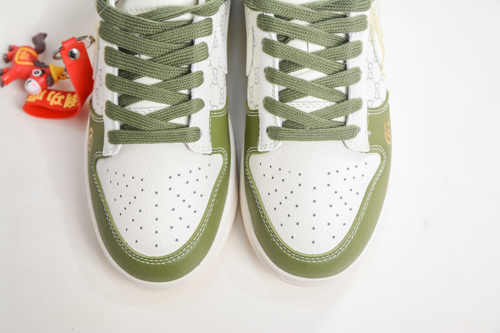 270 Nike SB Dunk Low x GUCCI 古驰马年限定联名-米白绿 SD6888-106-Chinese UA Cheap High Quatity Brand Clothes Bags handbags Sneakers wholesale wholesaler seller from China Factory suppliers Fashion Clothing Shoes best Quality Beautiful Price 270 Nike SB Dunk Low x GUCCI 古驰马年限定联名-米白绿 SD6888-106