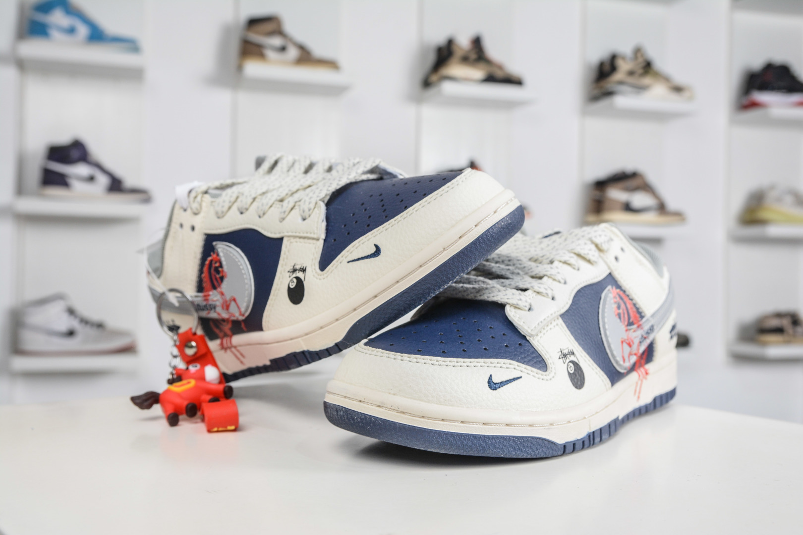270 Nike SB Dunk Low X Stussy 斯图西马年限定联名—米灰蓝 SD6888-107-Chinese UA Cheap High Quatity Brand Clothes Bags handbags Sneakers wholesale wholesaler seller from China Factory suppliers Fashion Clothing Shoes best Quality Beautiful Price 270 Nike SB Dunk Low X Stussy 斯图西马年限定联名—米灰蓝 SD6888-107